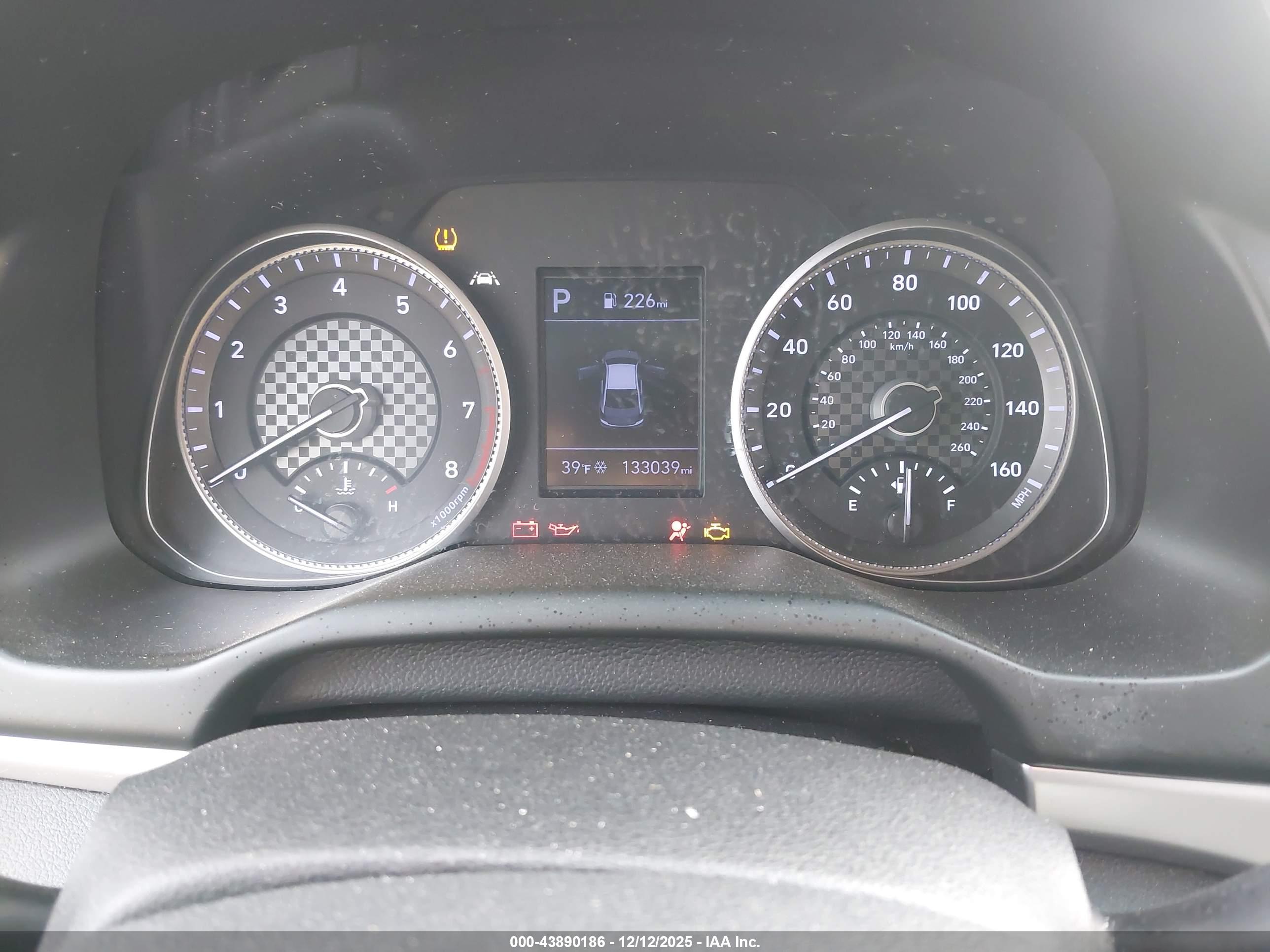 HYUNDAI ELANTRA image 7