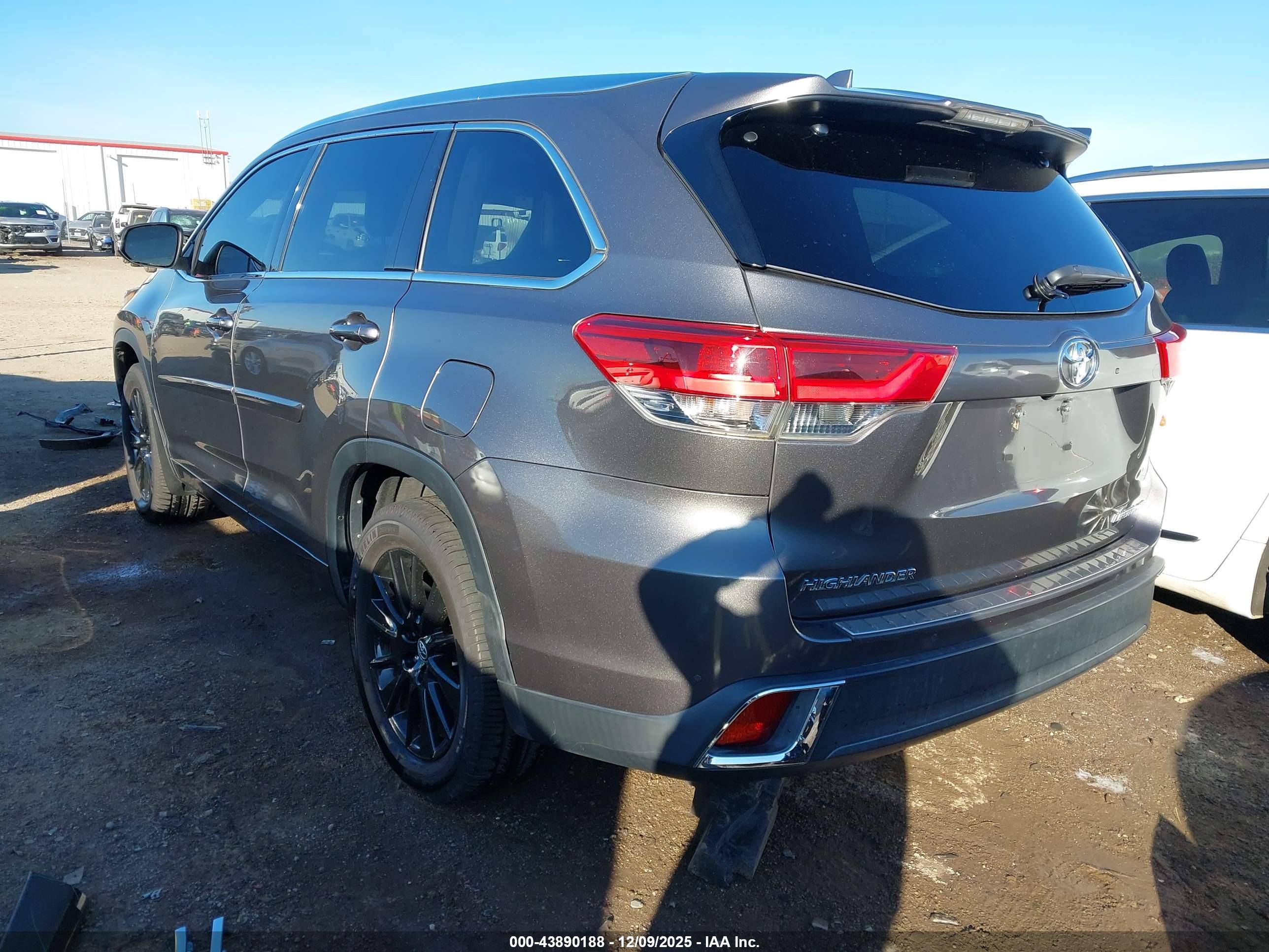 TOYOTA HIGHLANDER image 3