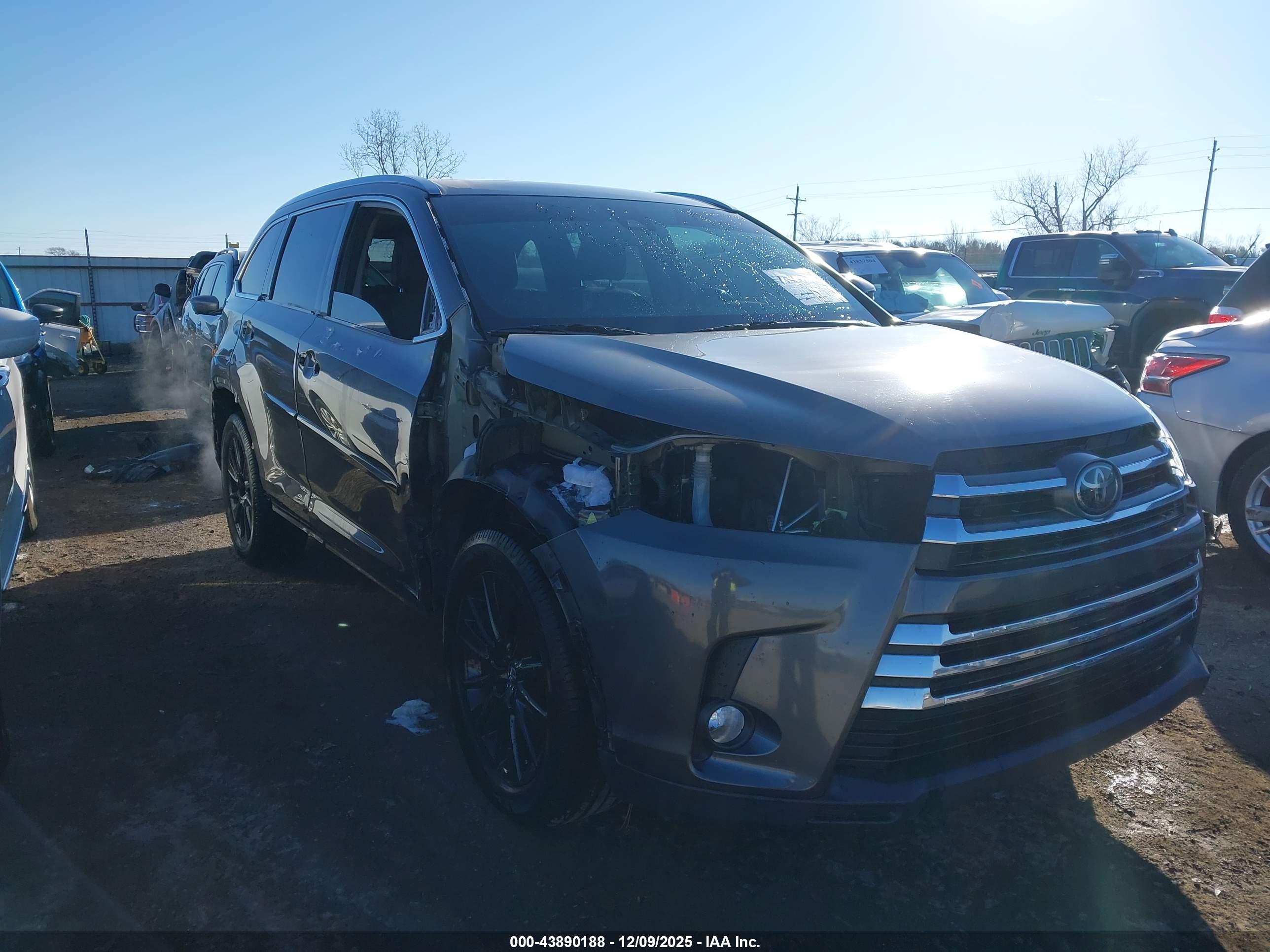 TOYOTA HIGHLANDER image 6