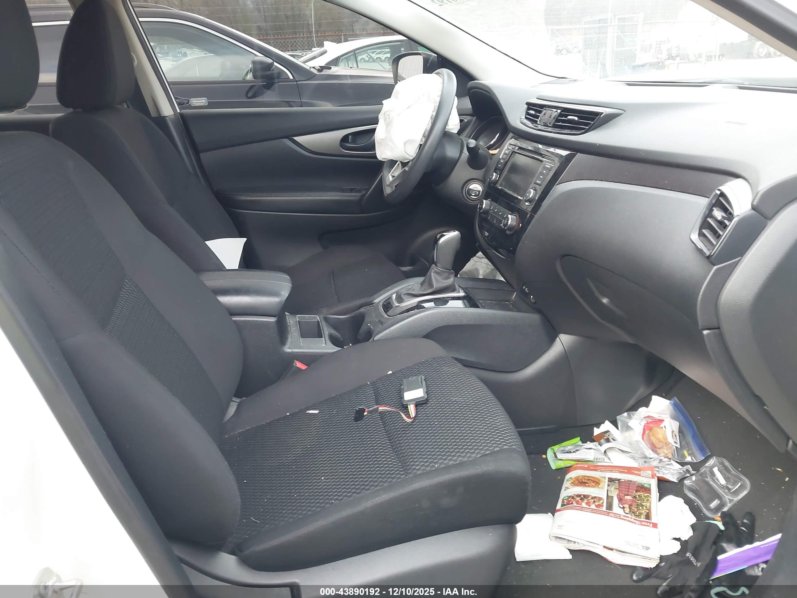 NISSAN ROGUE image 5