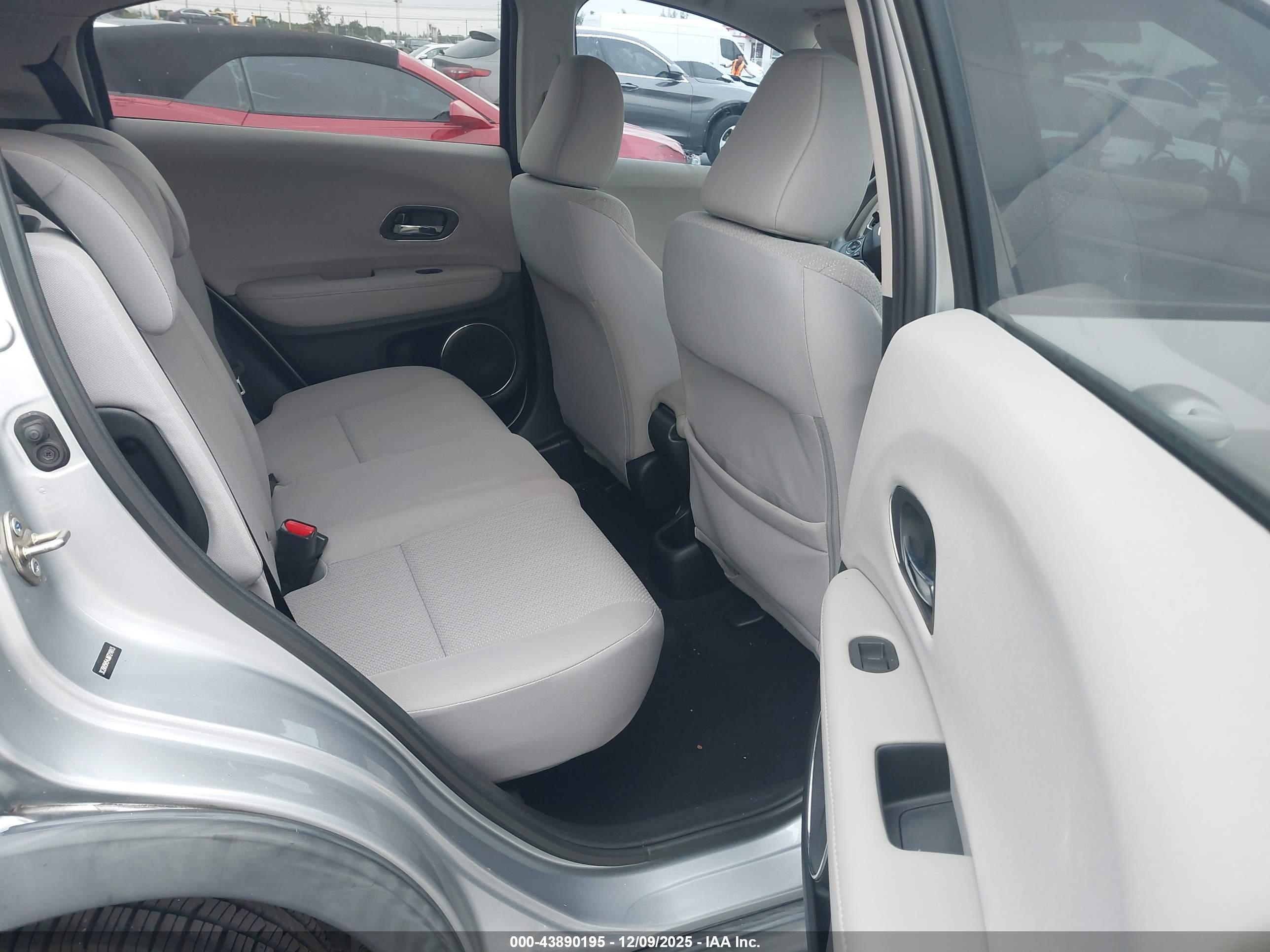 HONDA HR-V image 8