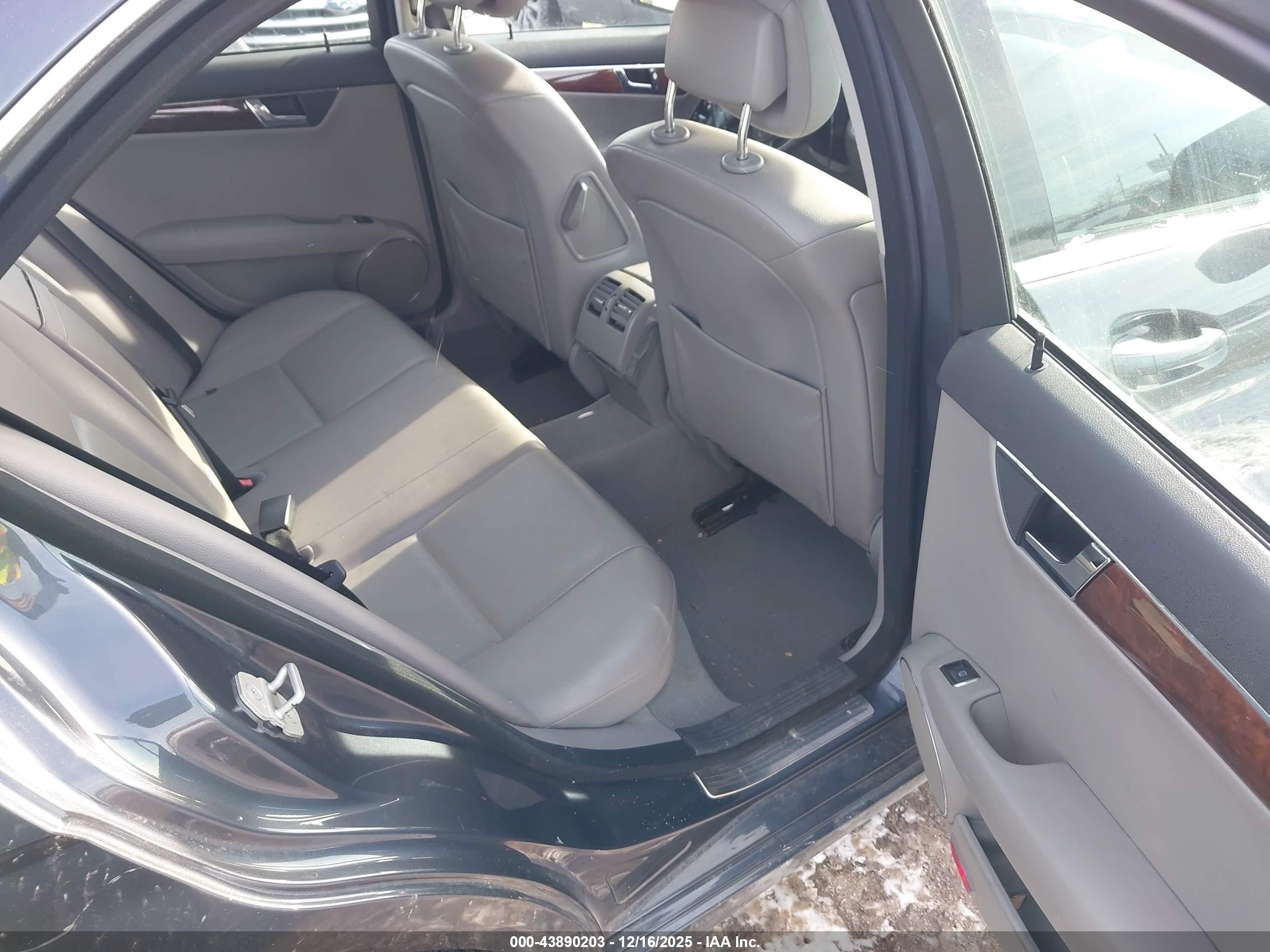 MERCEDES-BENZ C image 8