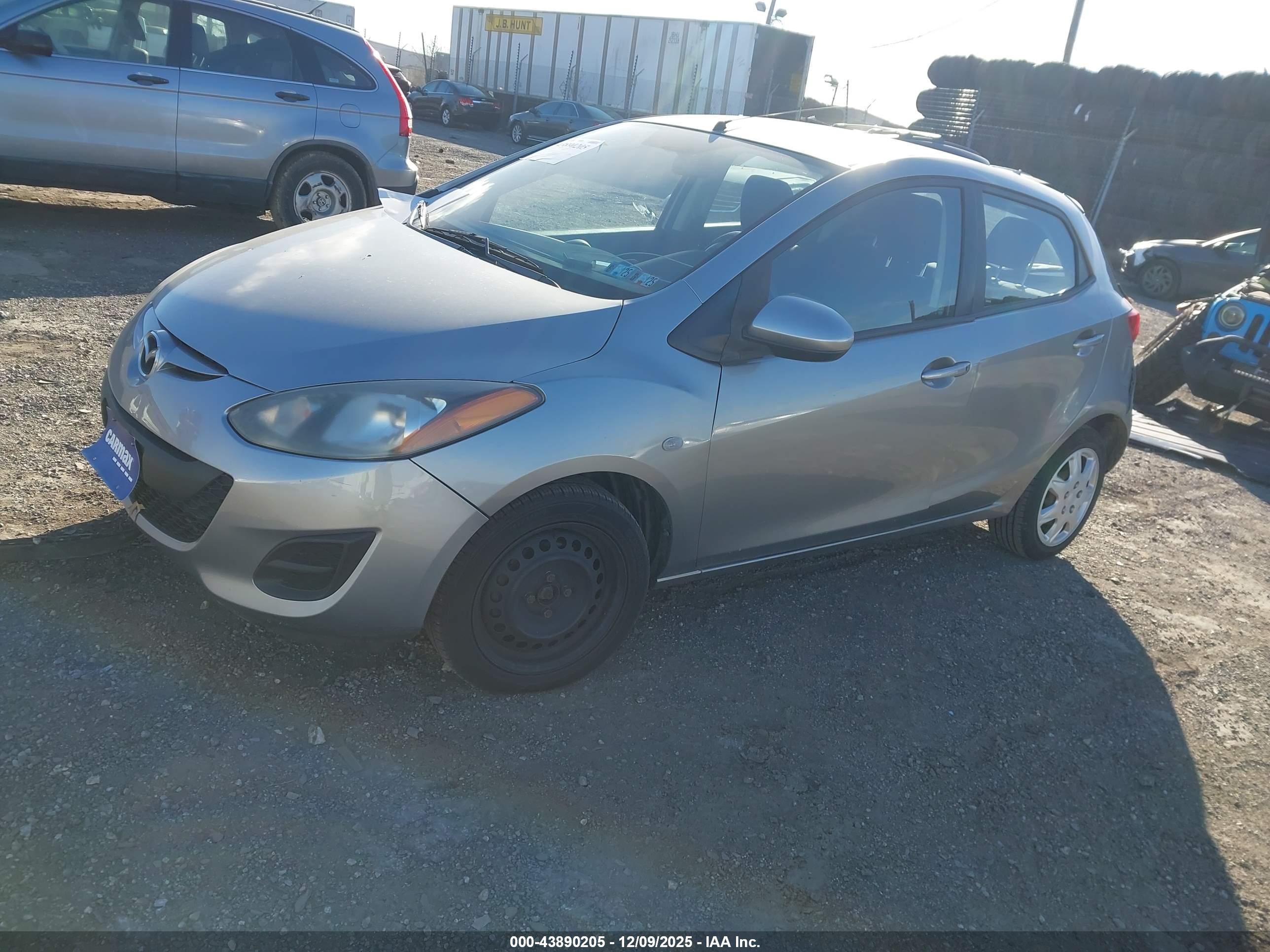 MAZDA MAZDA2 image 2