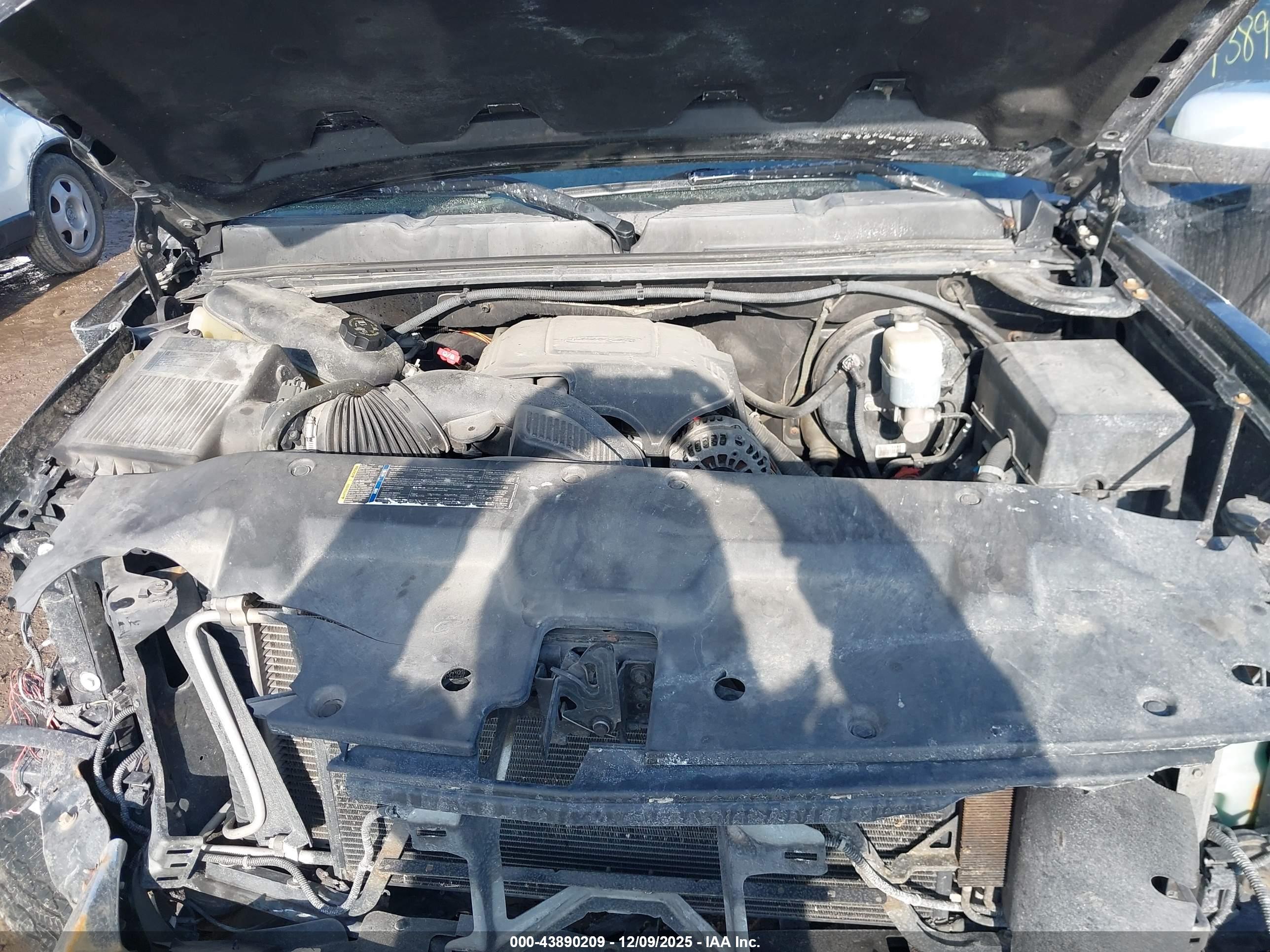 CHEVROLET SILVERADO image 10