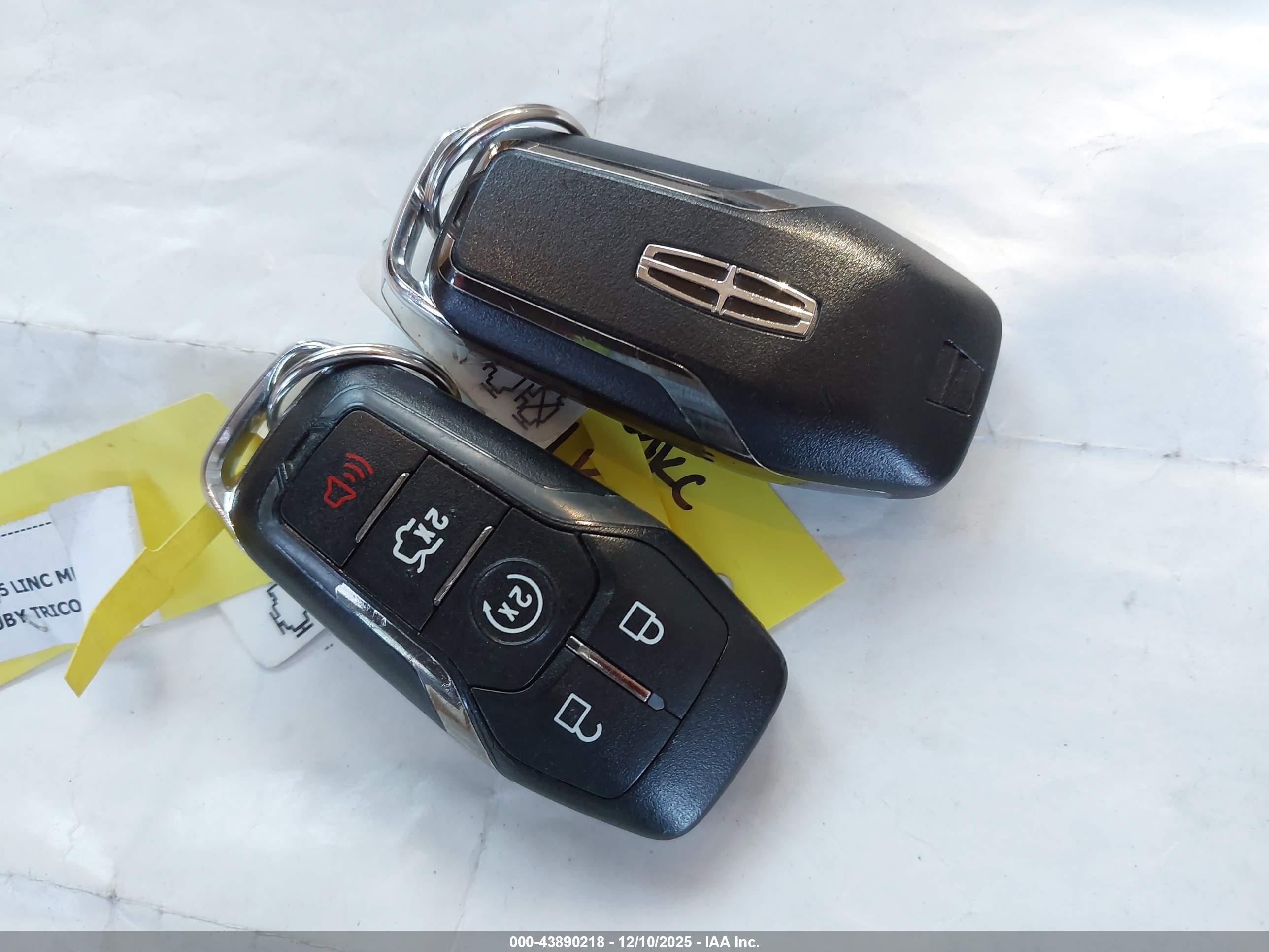 LINCOLN MKC image 11