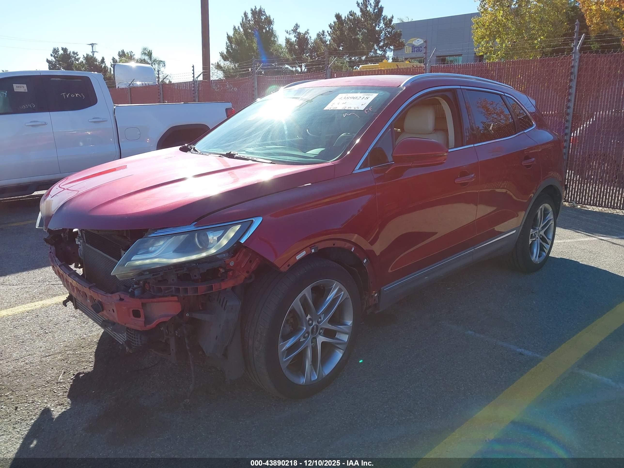 LINCOLN MKC image 2