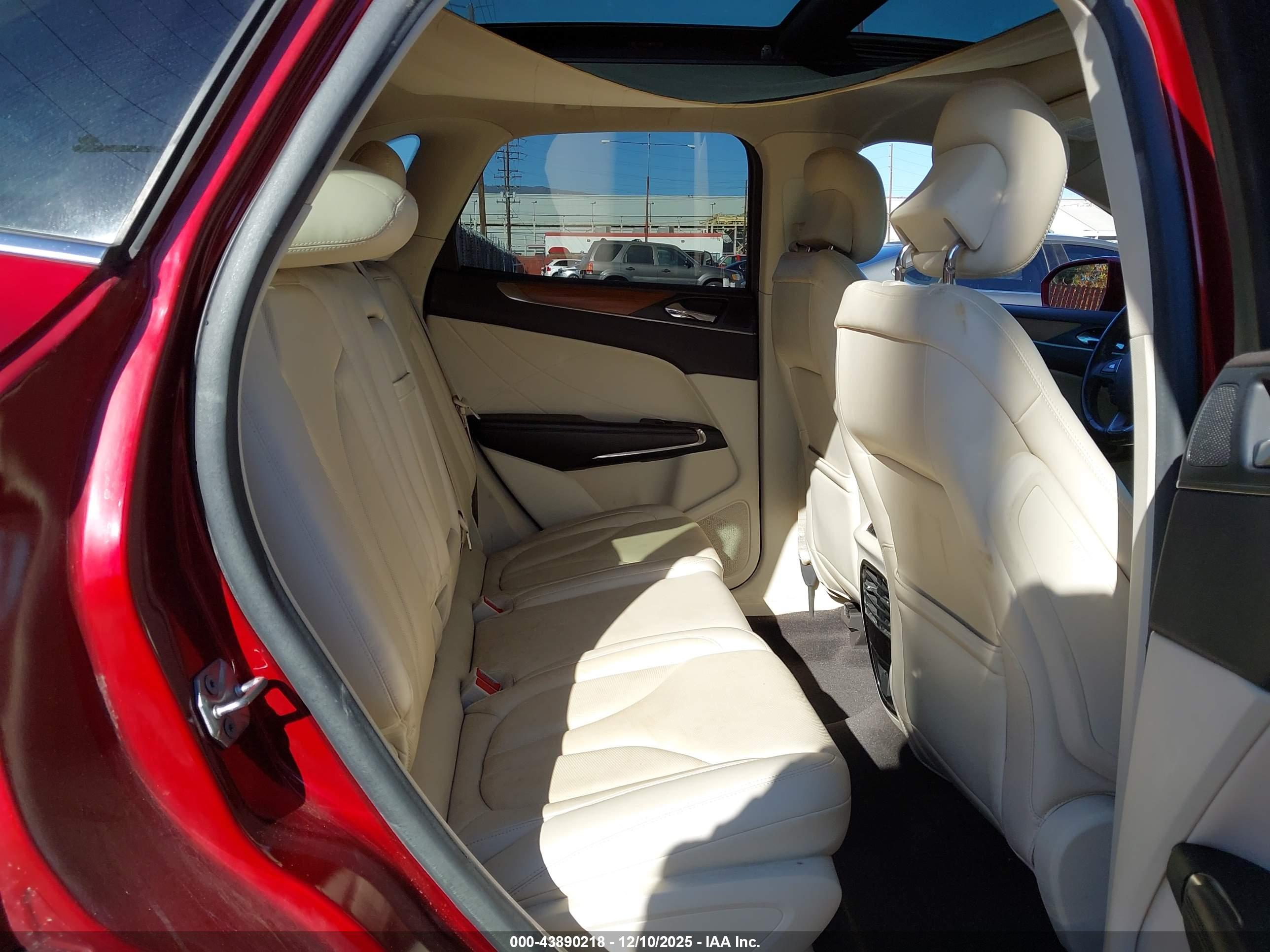 LINCOLN MKC image 8
