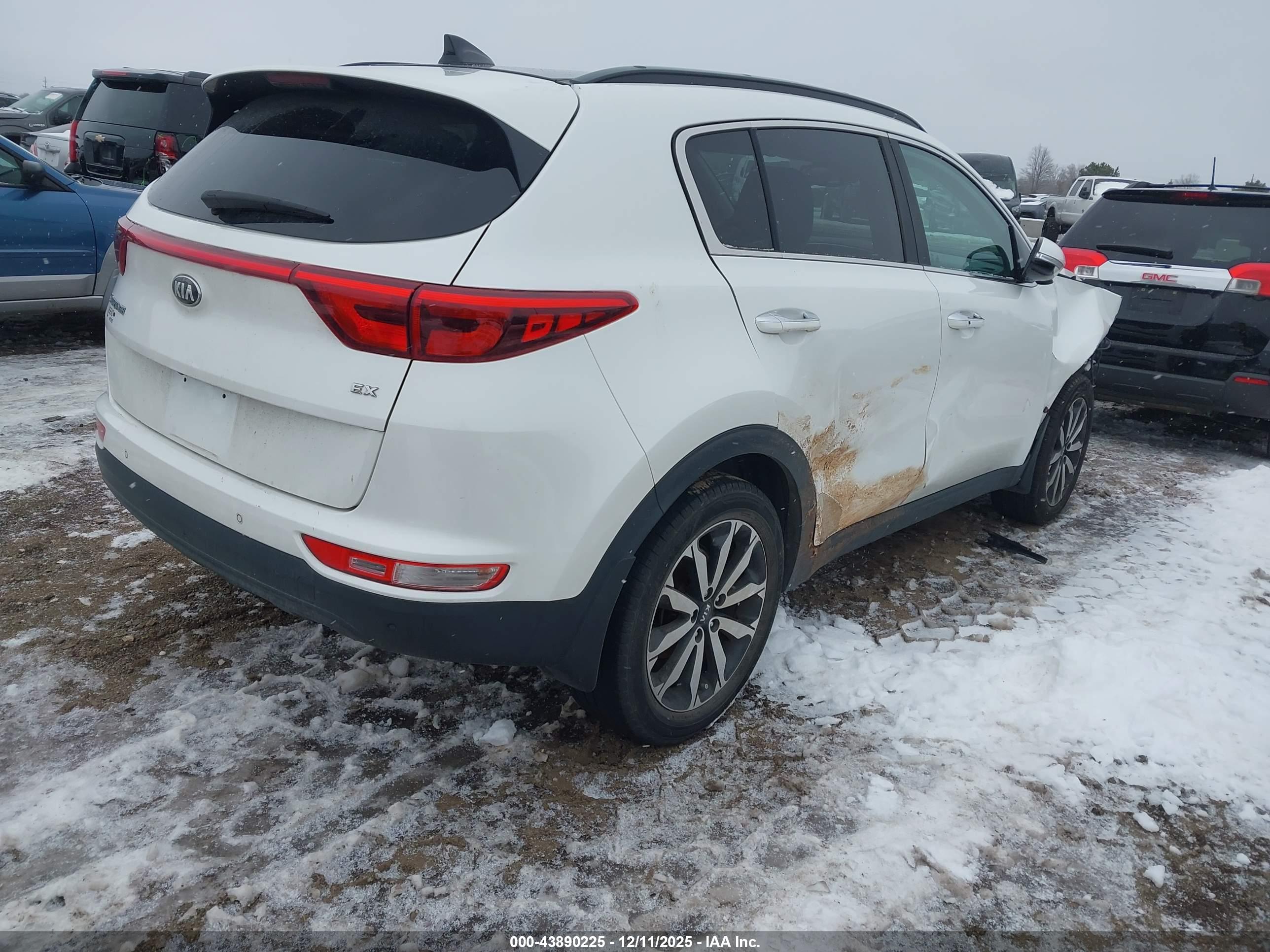 KIA SPORTAGE image 4