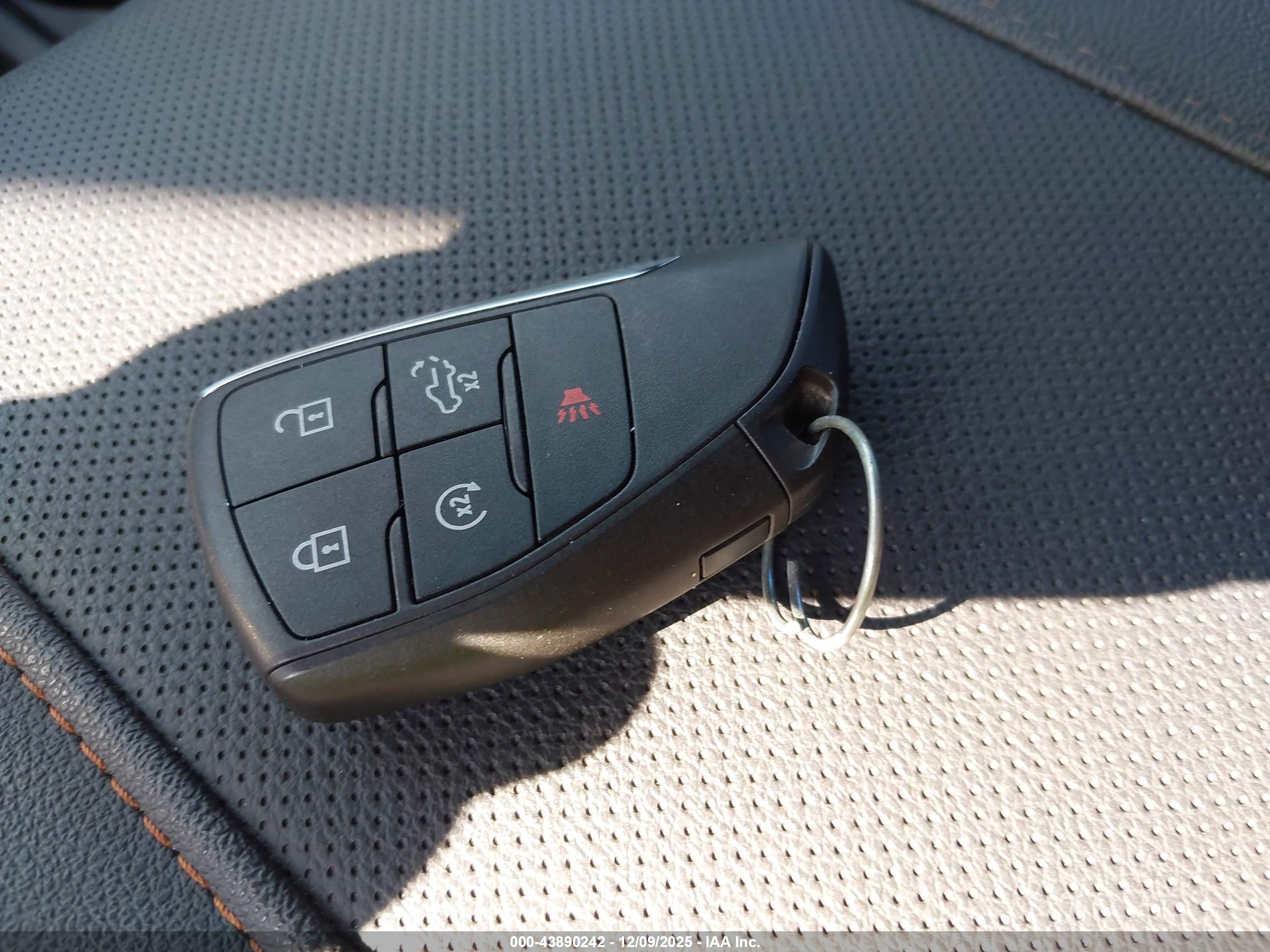 GMC SIERRA image 11