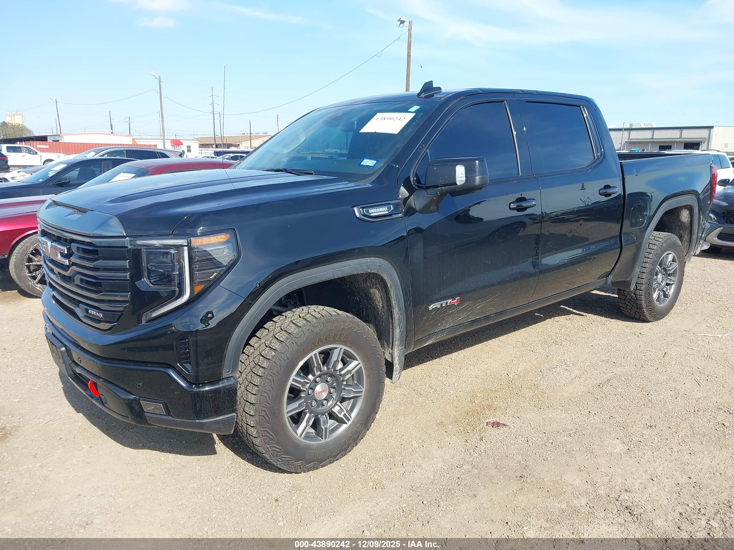 GMC SIERRA image 2