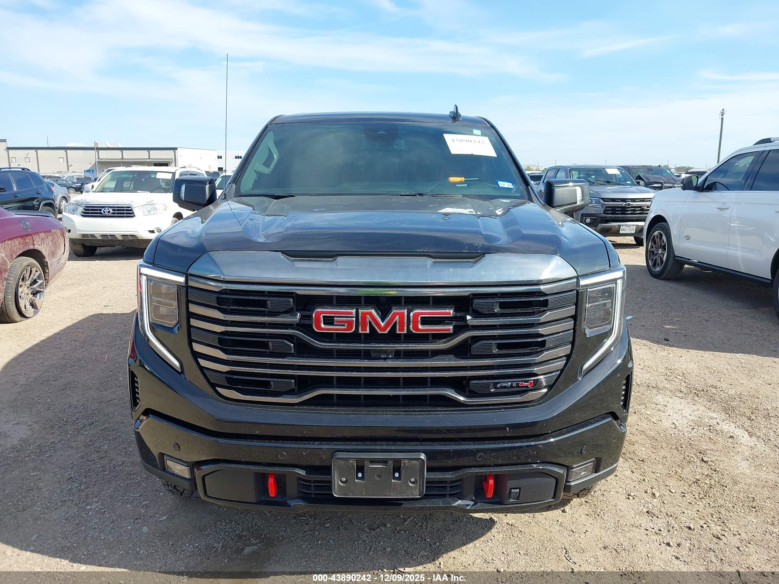 GMC SIERRA image 6