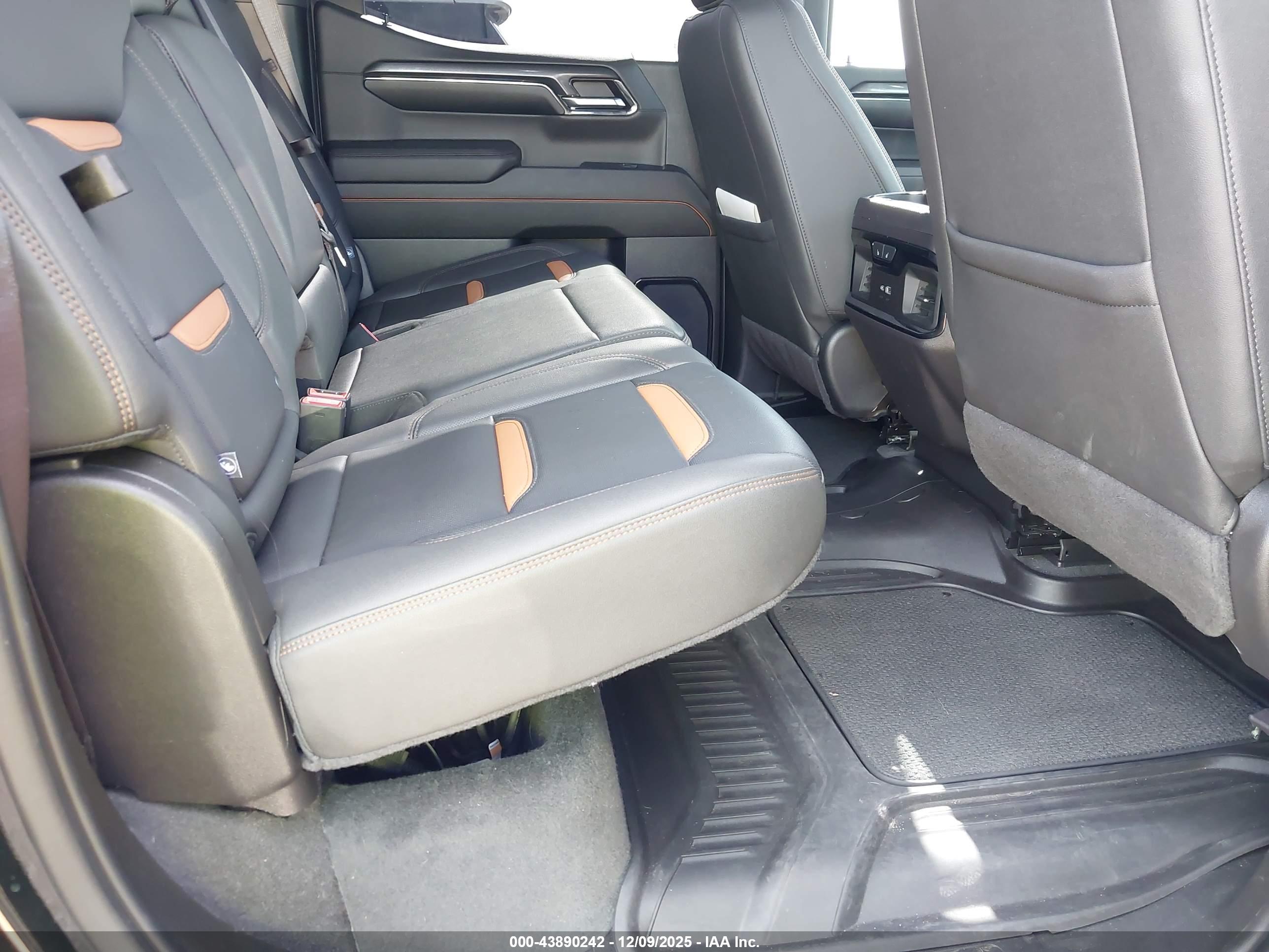 GMC SIERRA image 8