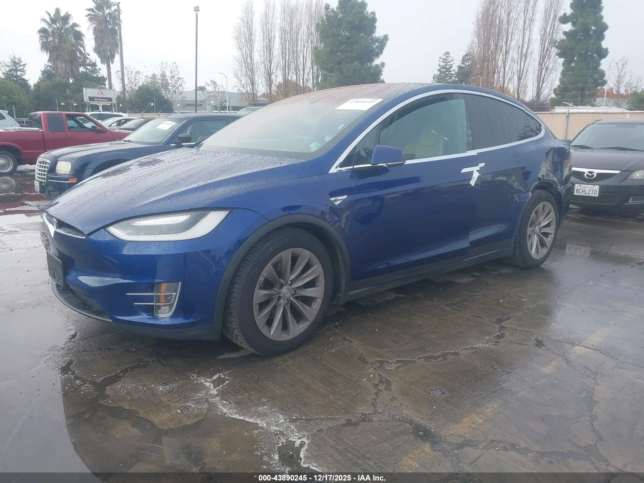 TESLA MODEL image 2