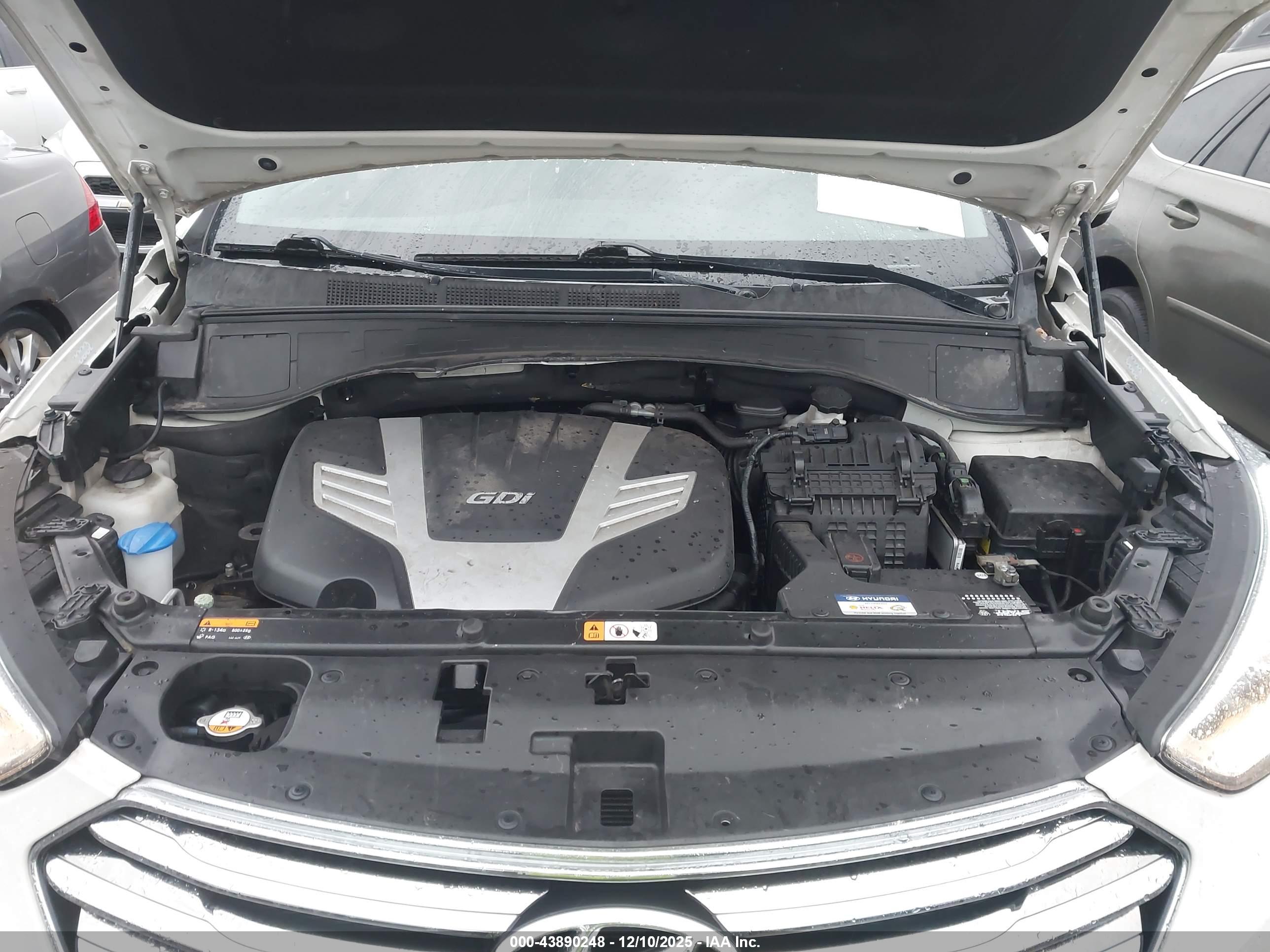 HYUNDAI SANTA image 10