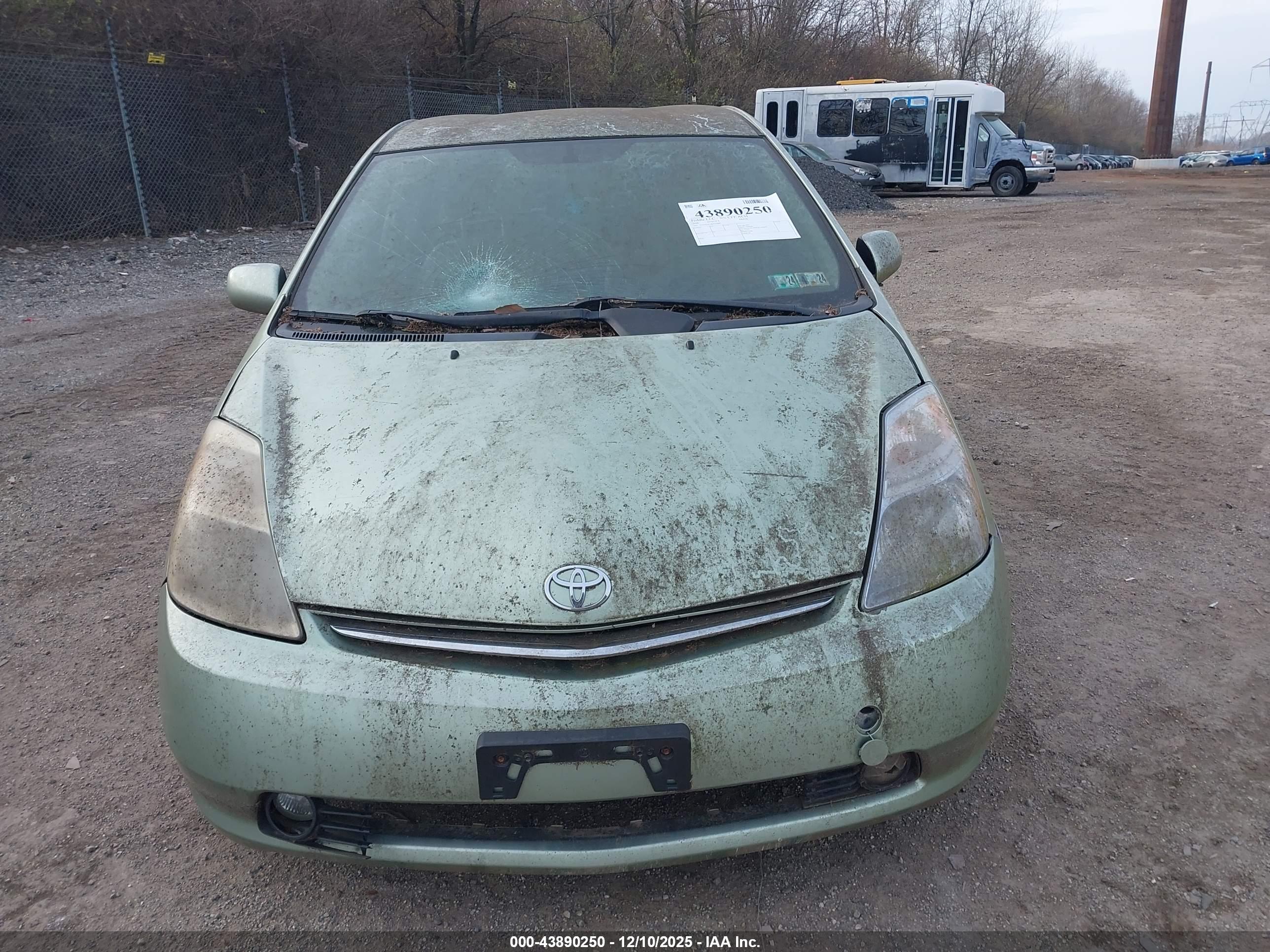 TOYOTA PRIUS image 6