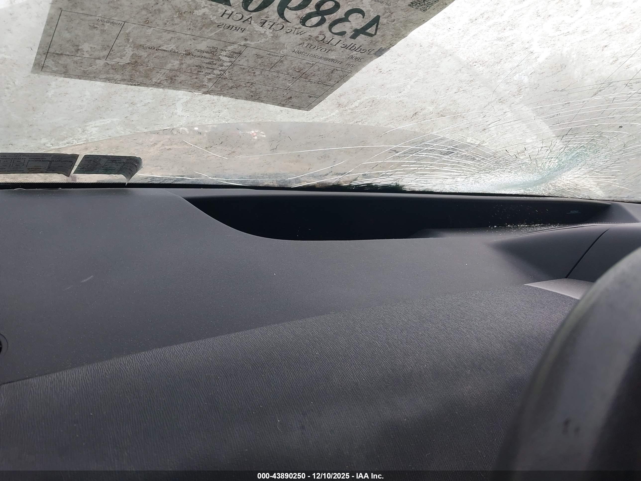 TOYOTA PRIUS image 7