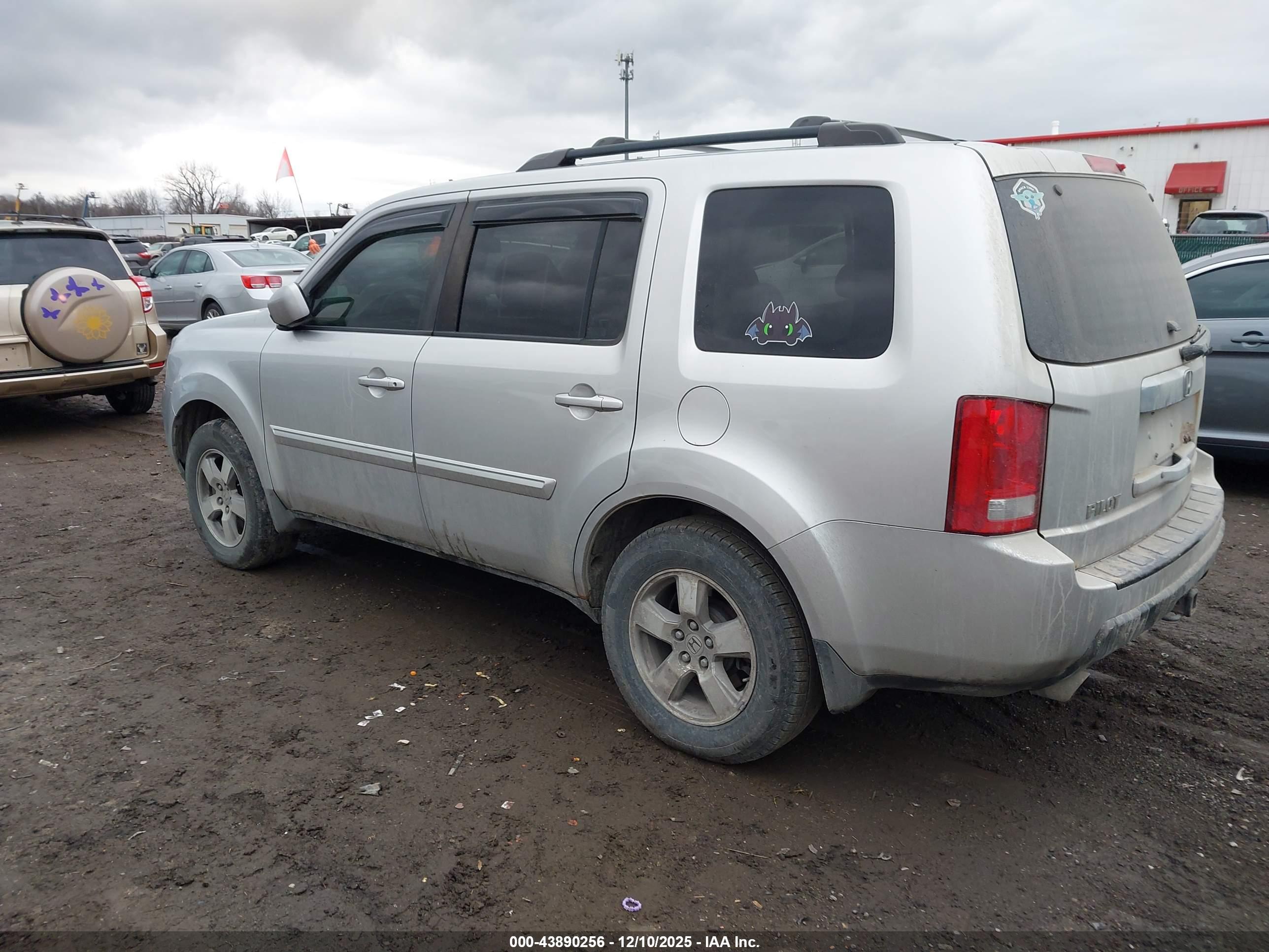 HONDA PILOT image 3