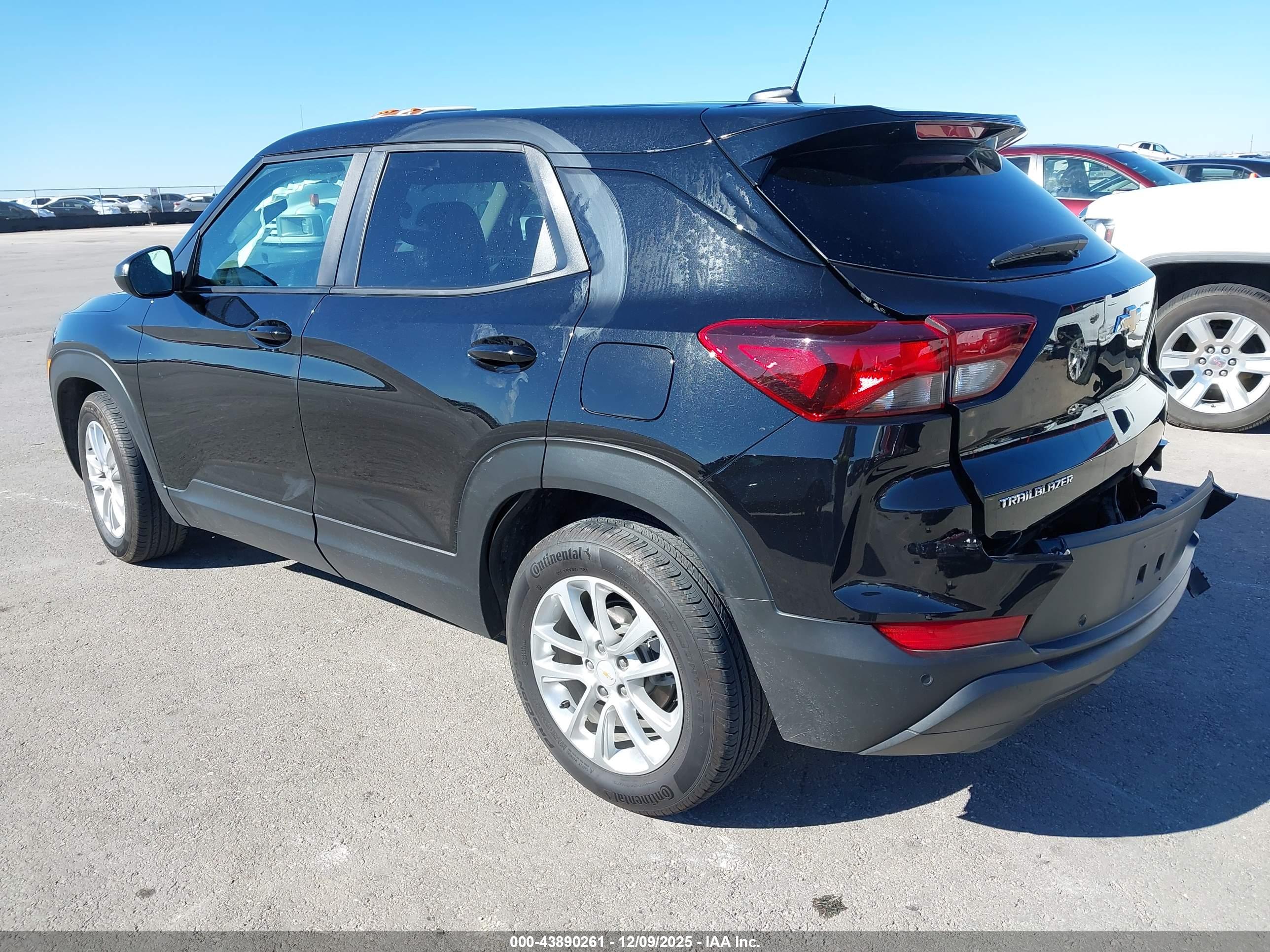 CHEVROLET TRAILBLAZER image 3