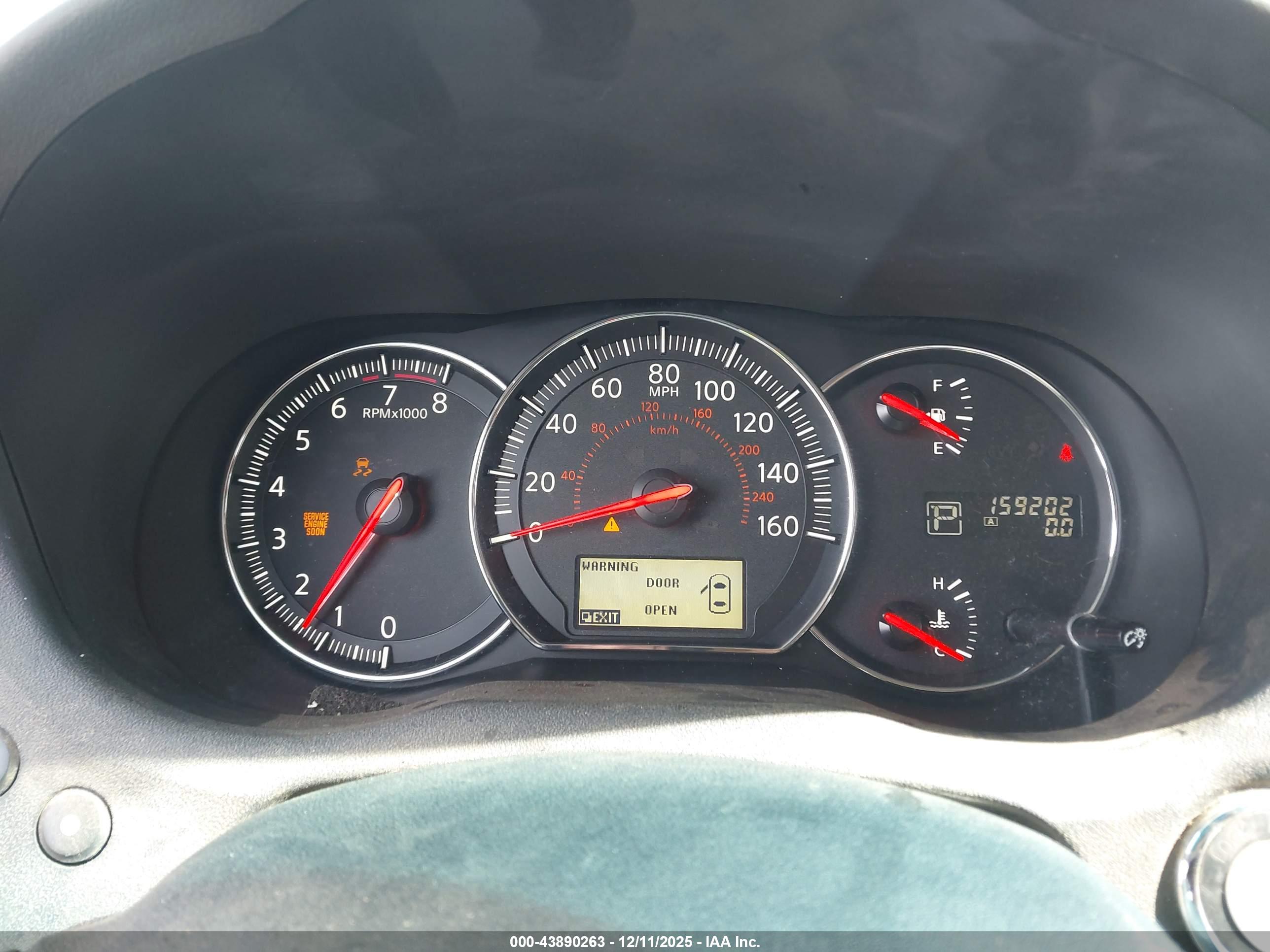 NISSAN MAXIMA image 7