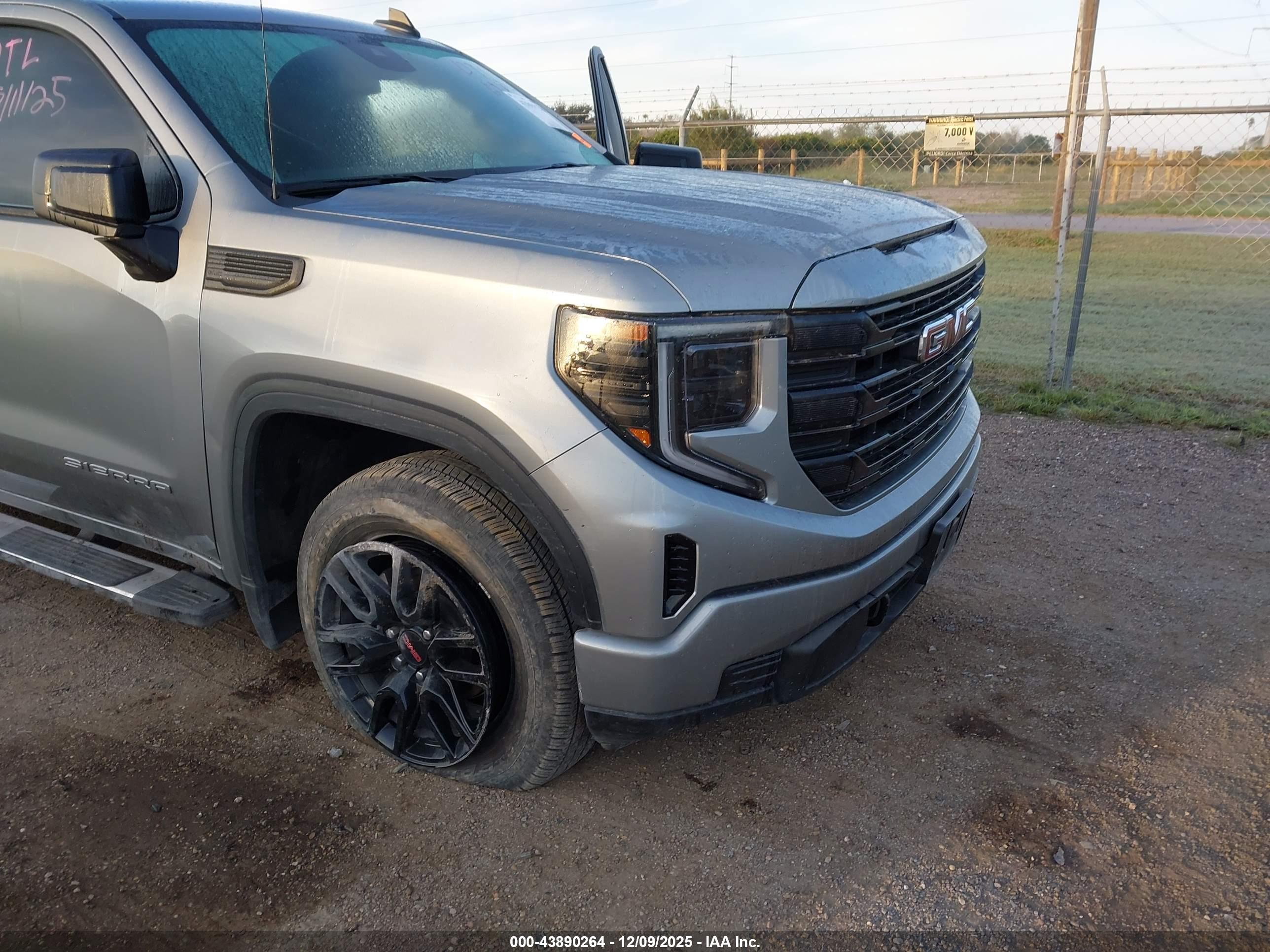 GMC SIERRA image 6