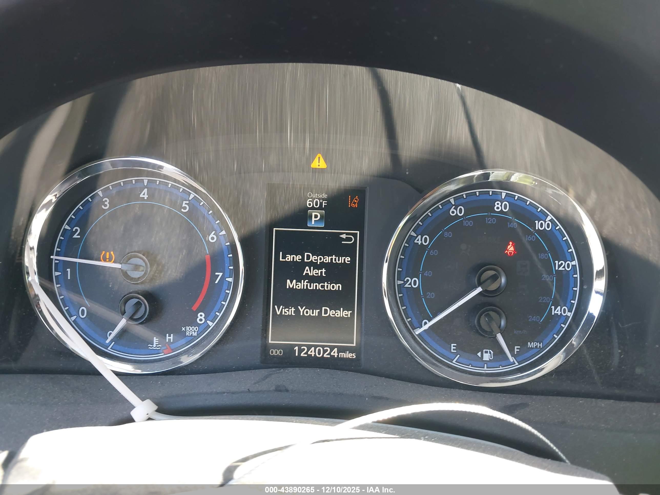 TOYOTA COROLLA image 7