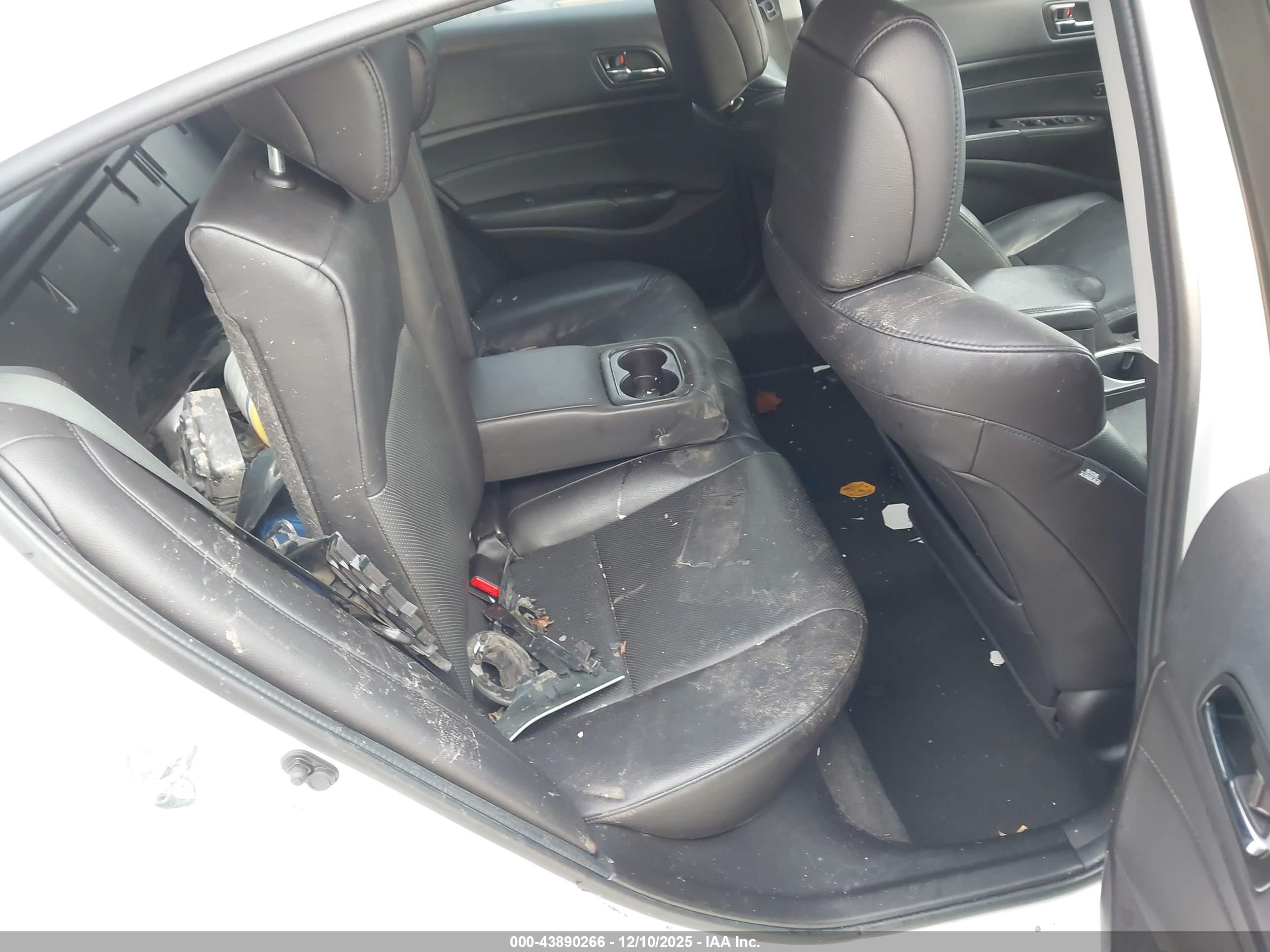 ACURA ILX image 8