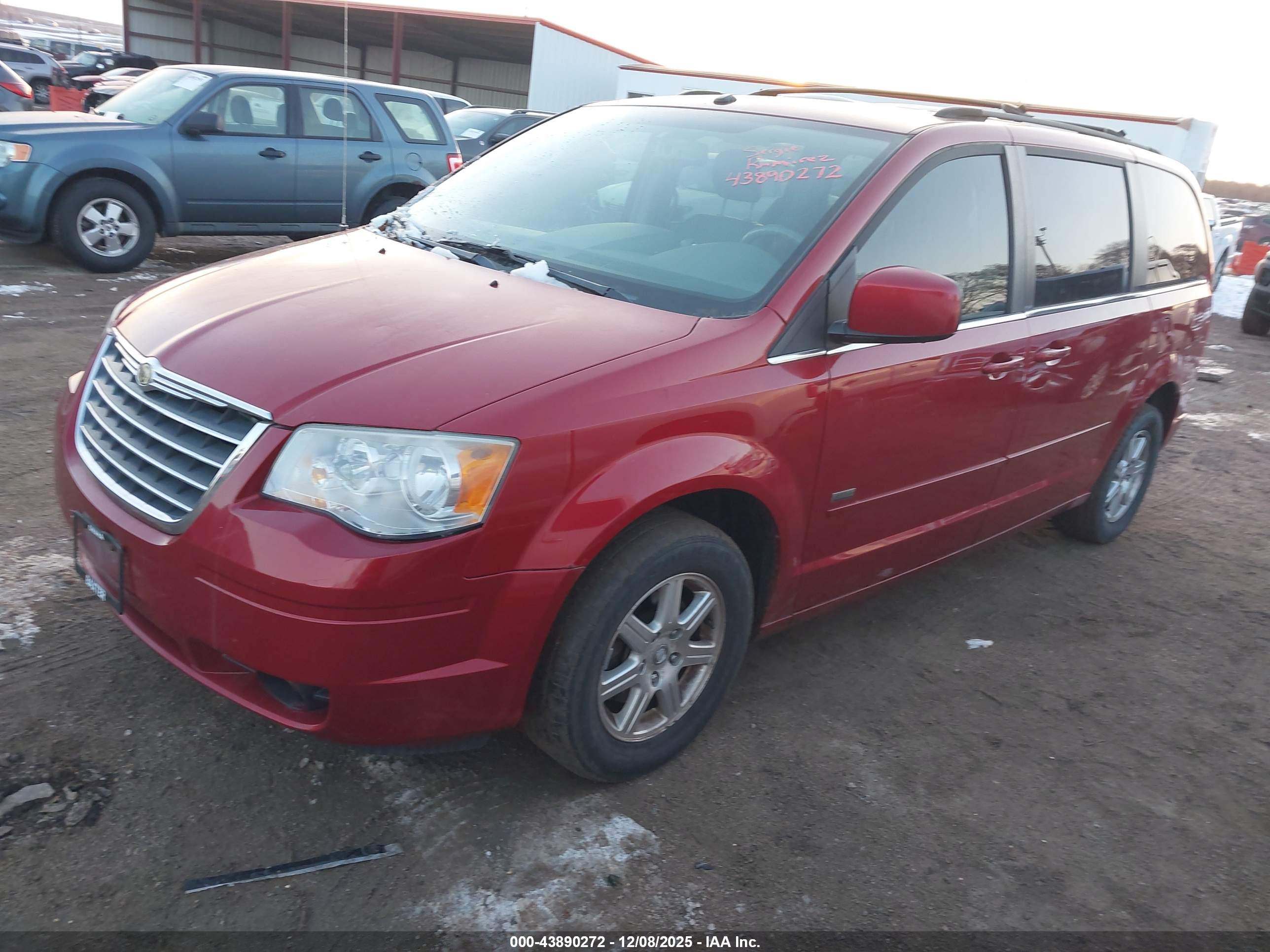CHRYSLER TOWN image 2