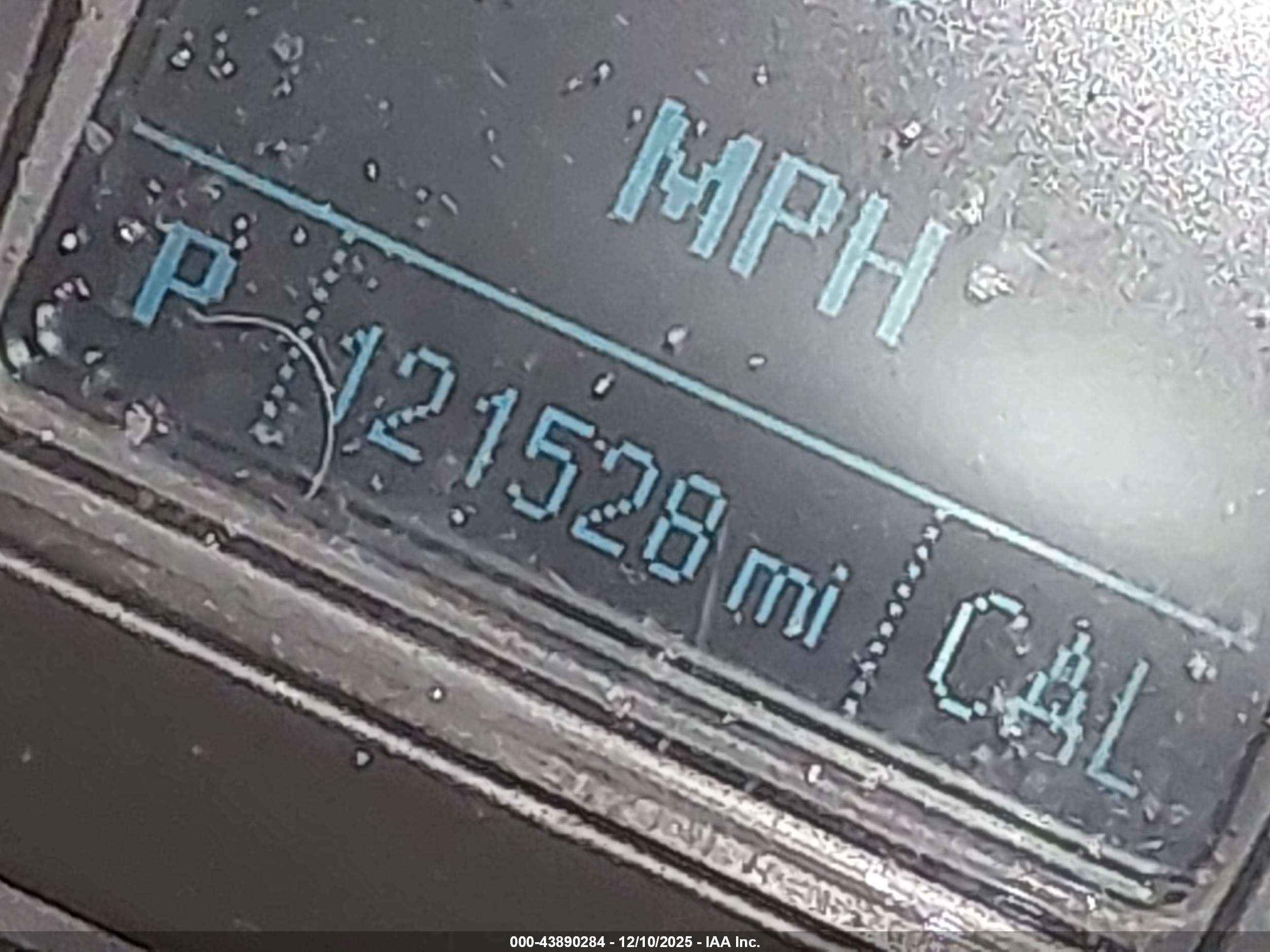 CHEVROLET EQUINOX image 7