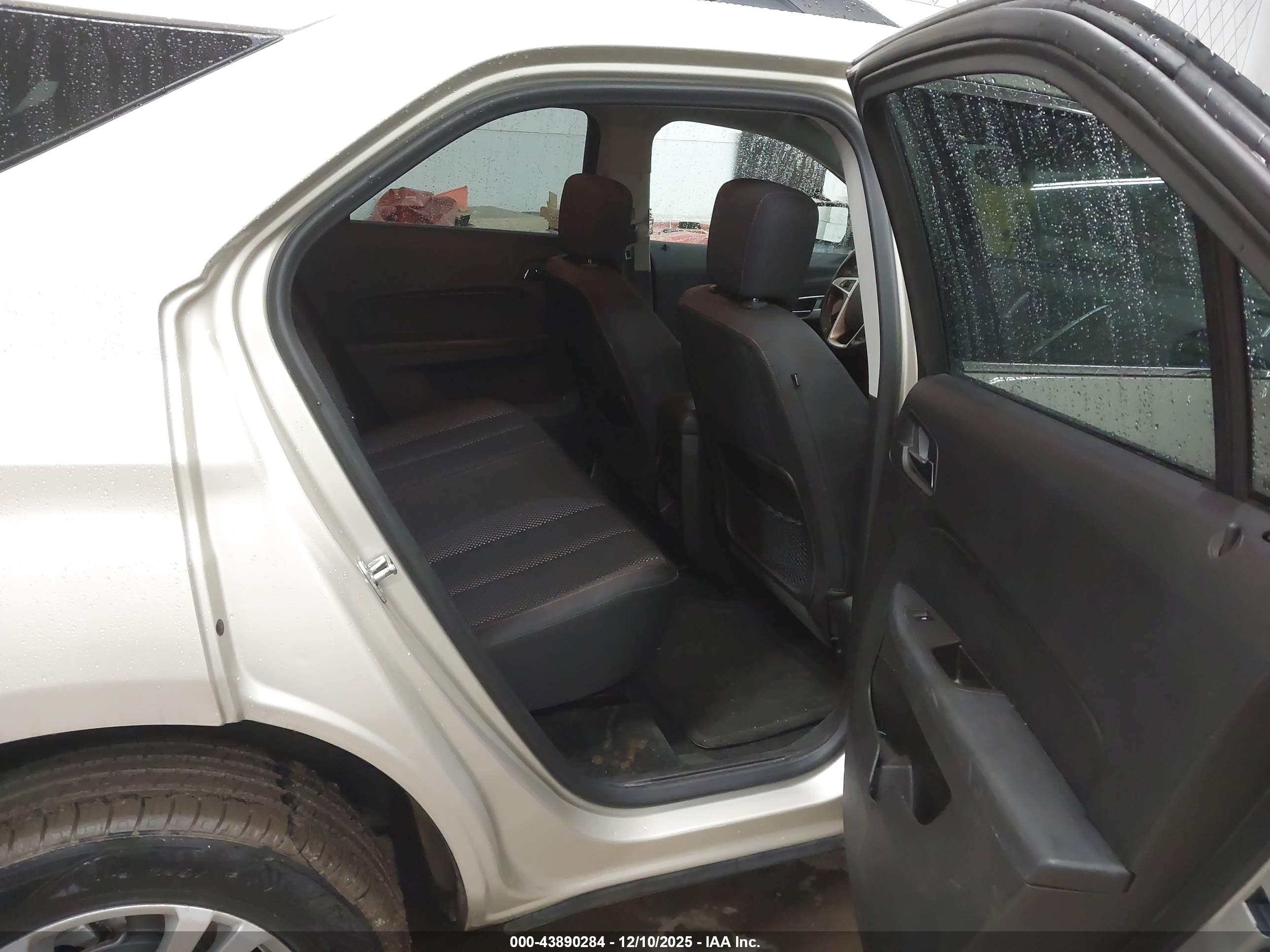 CHEVROLET EQUINOX image 8