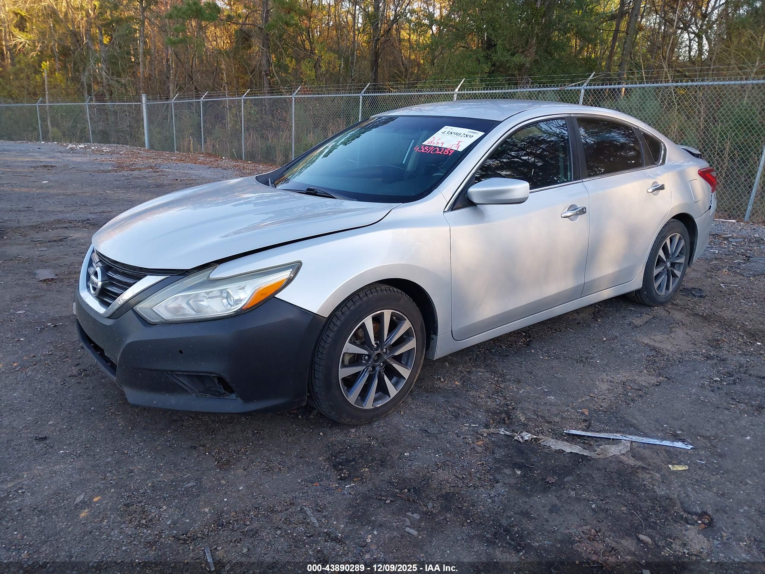NISSAN ALTIMA image 2