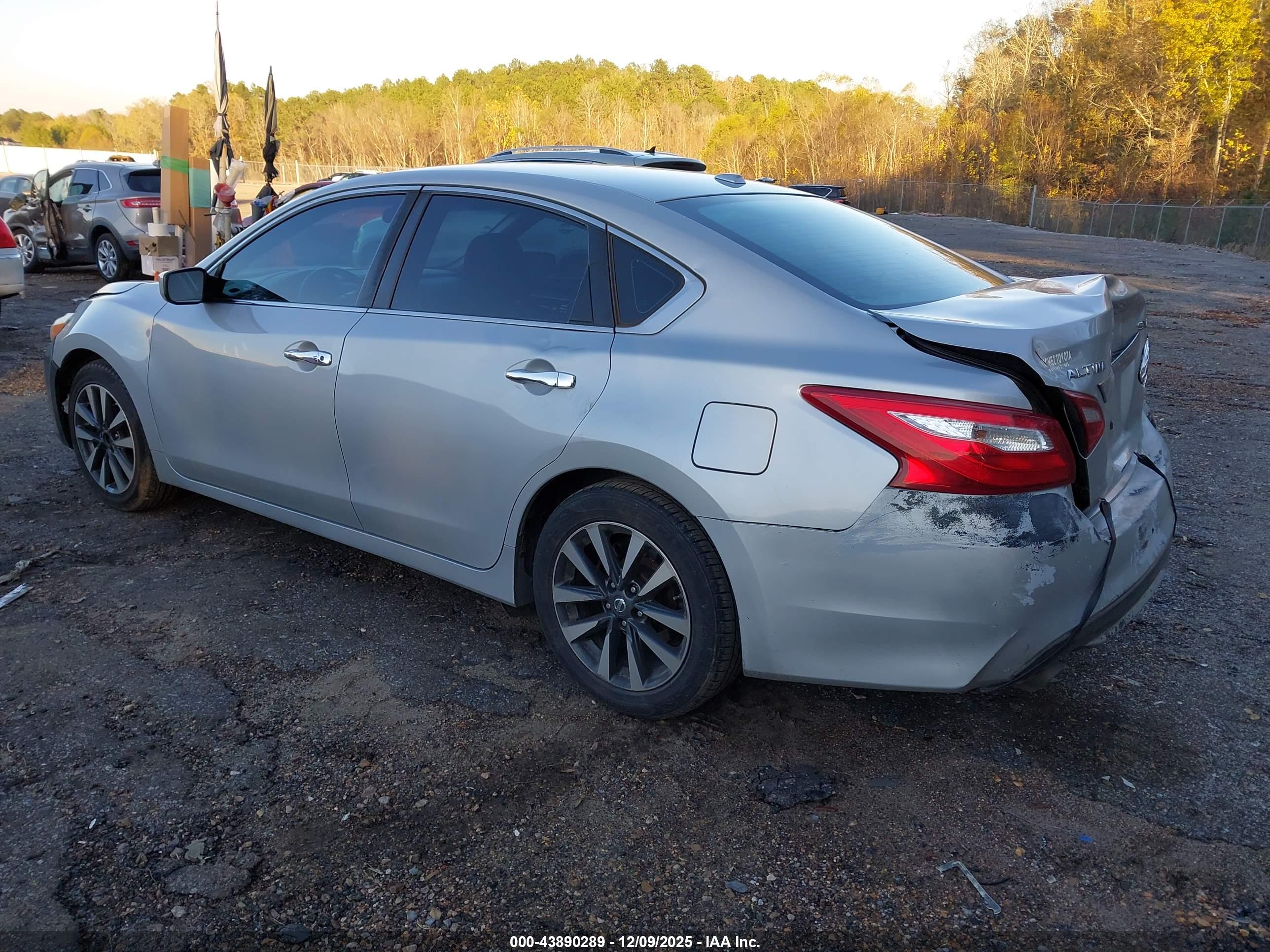 NISSAN ALTIMA image 3