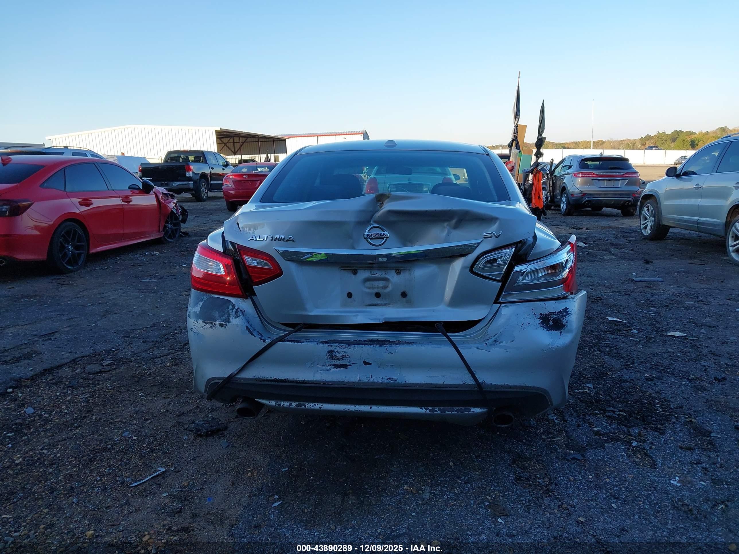 NISSAN ALTIMA image 6