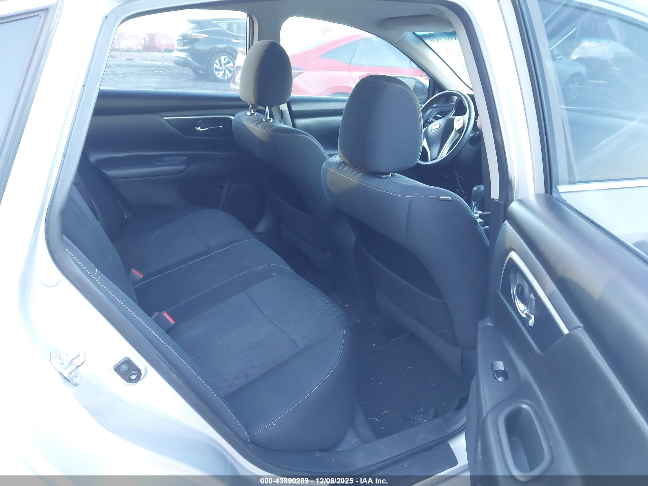 NISSAN ALTIMA image 8