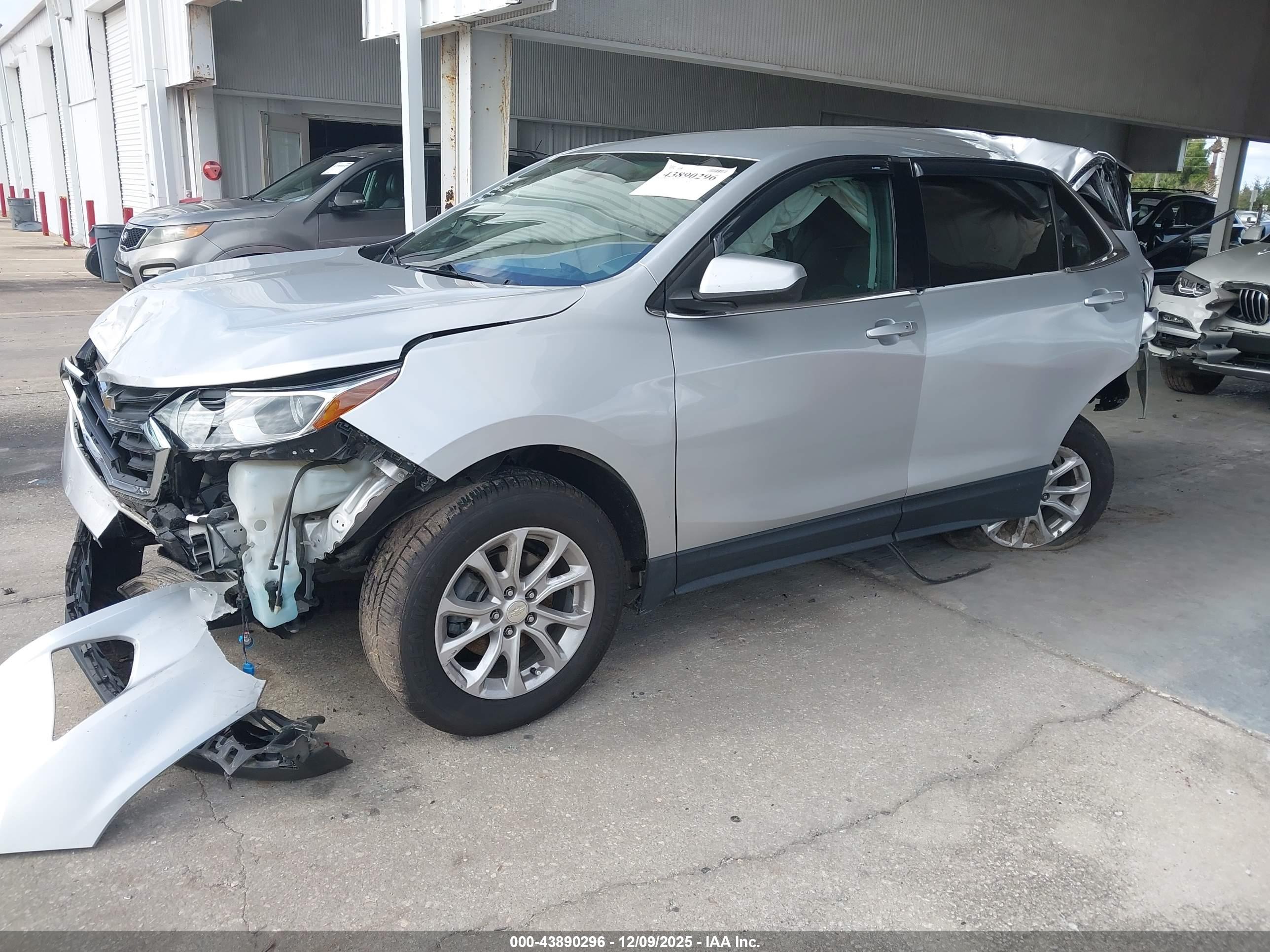 CHEVROLET EQUINOX image 2