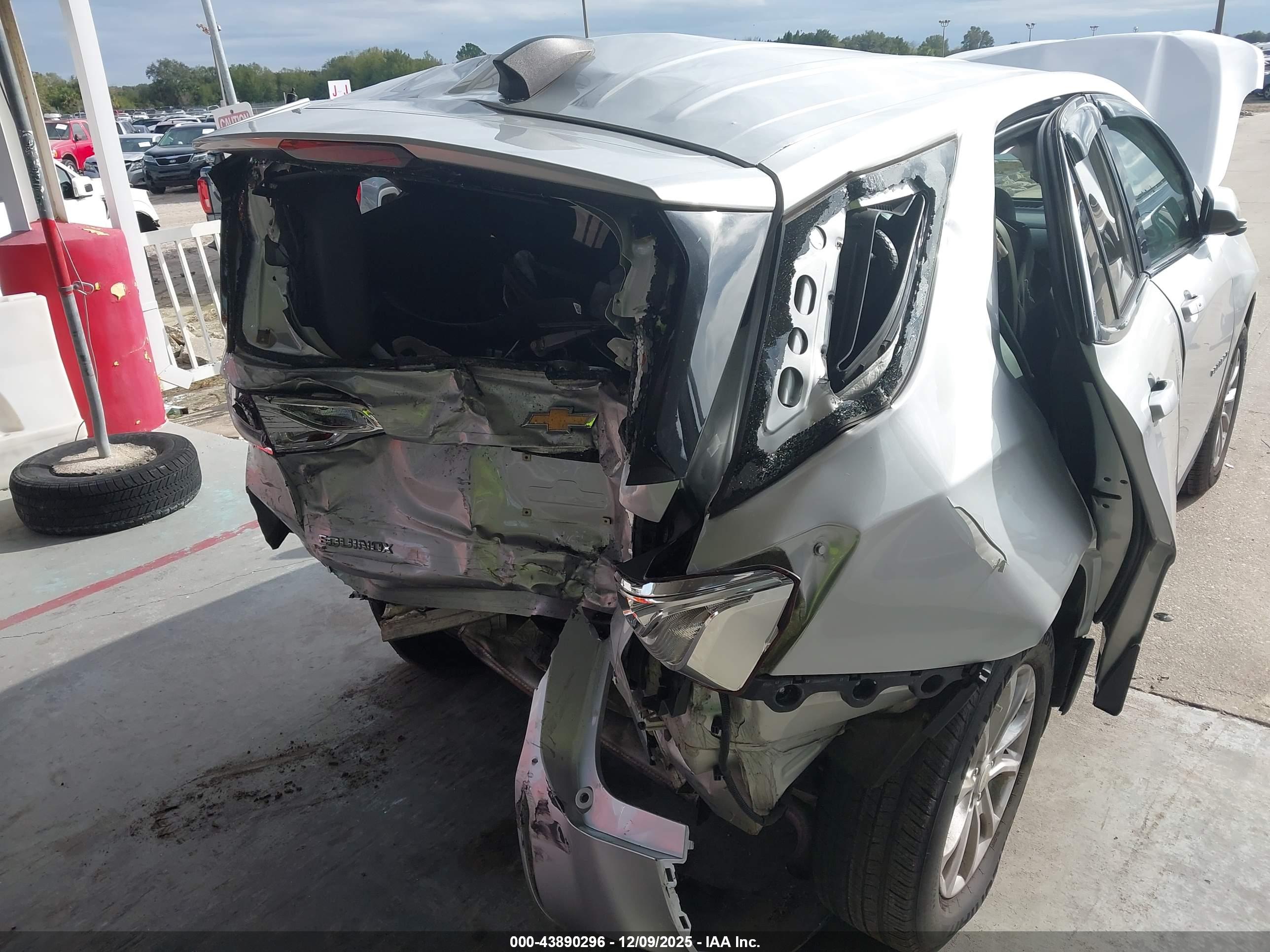 CHEVROLET EQUINOX image 6