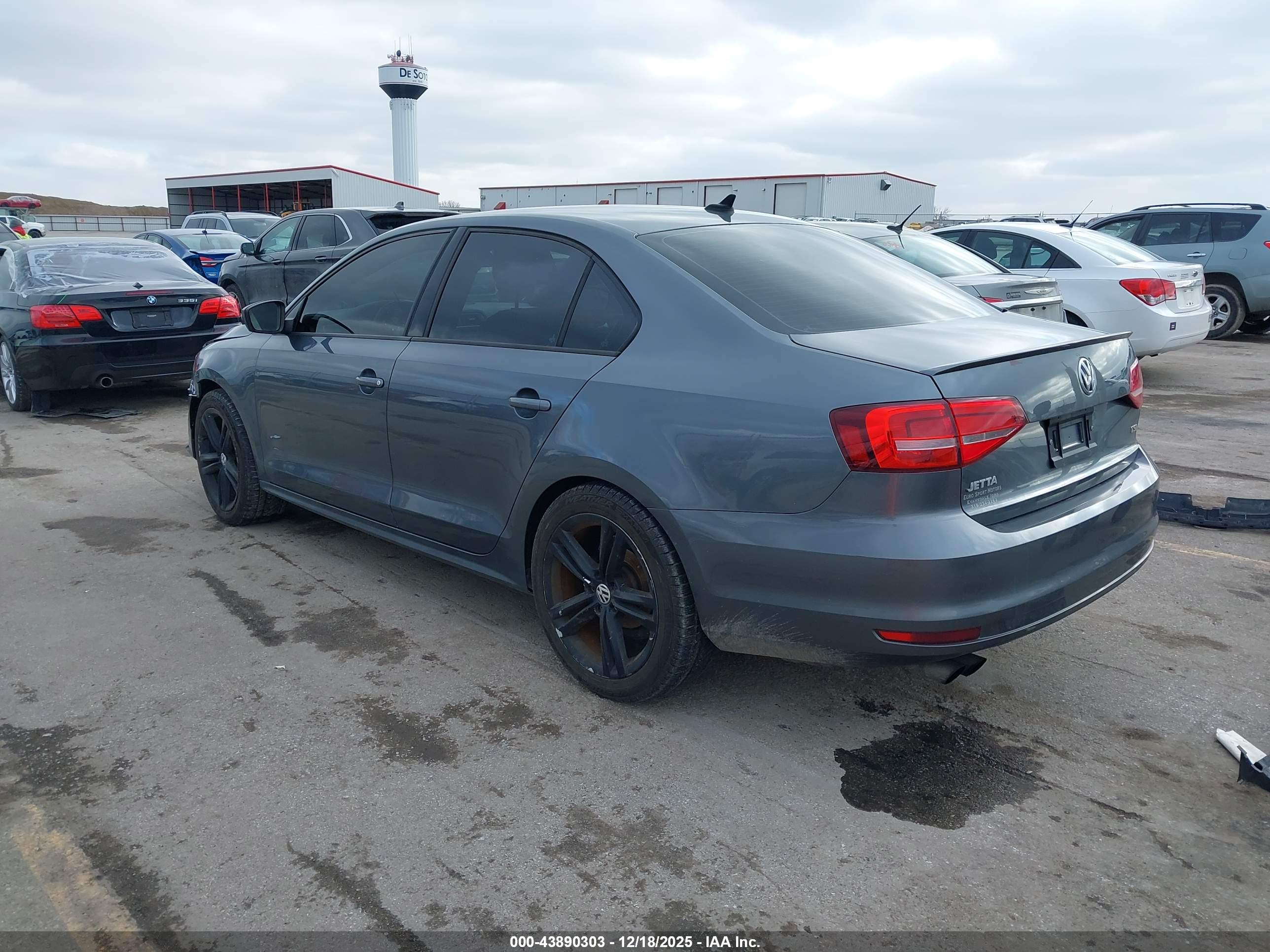 VOLKSWAGEN JETTA image 3