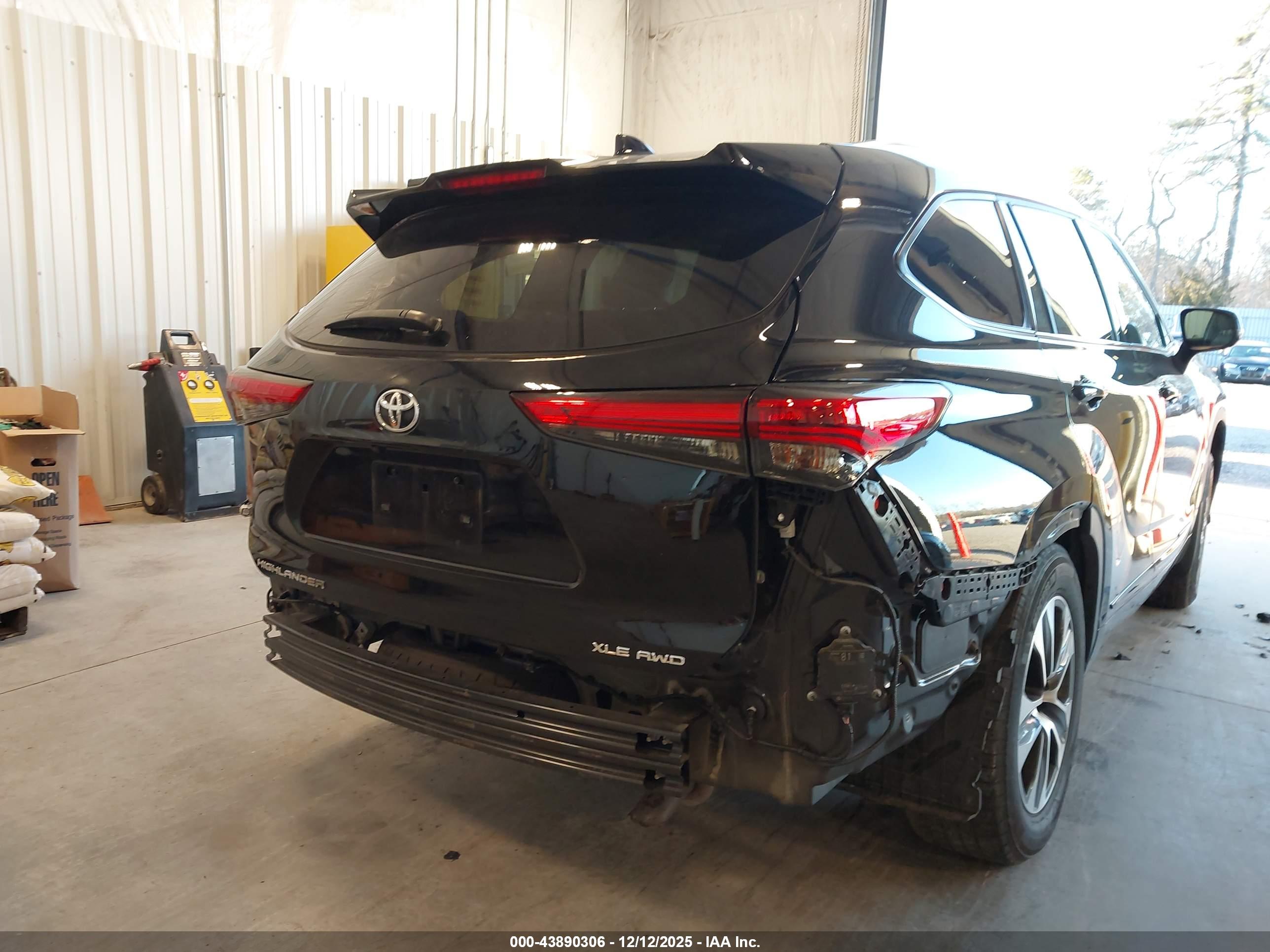TOYOTA HIGHLANDER image 4