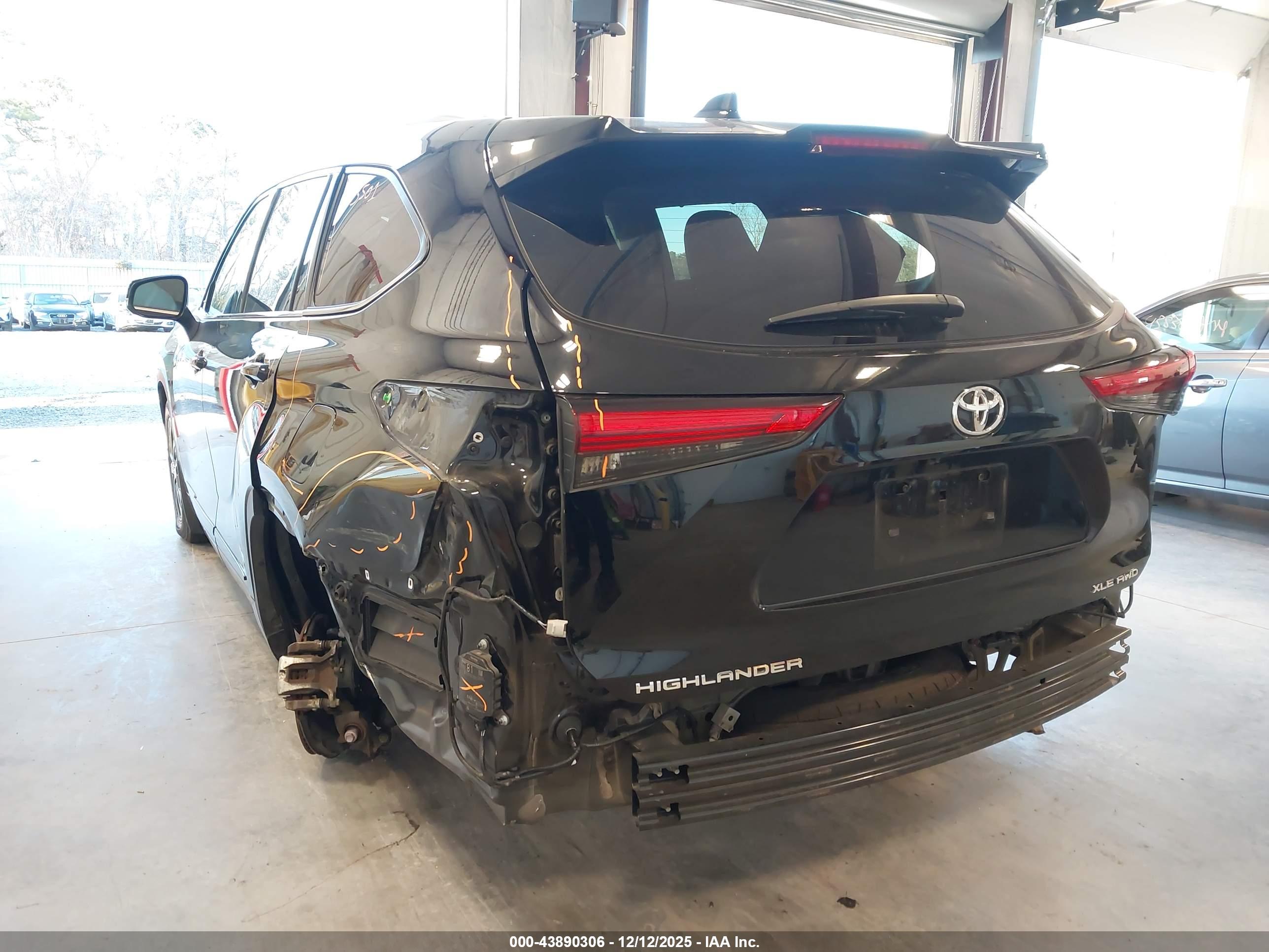 TOYOTA HIGHLANDER image 6