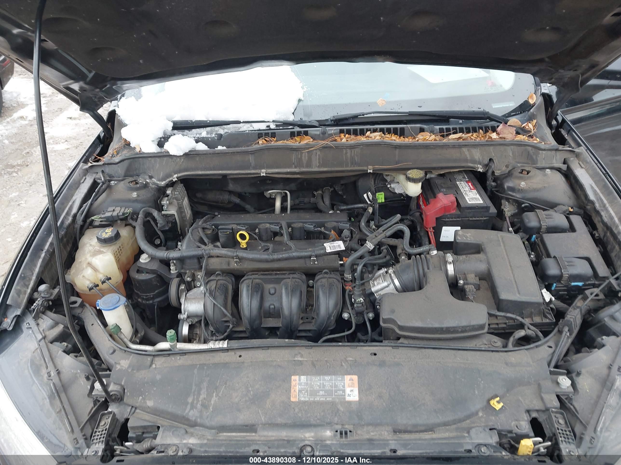 FORD FUSION image 10