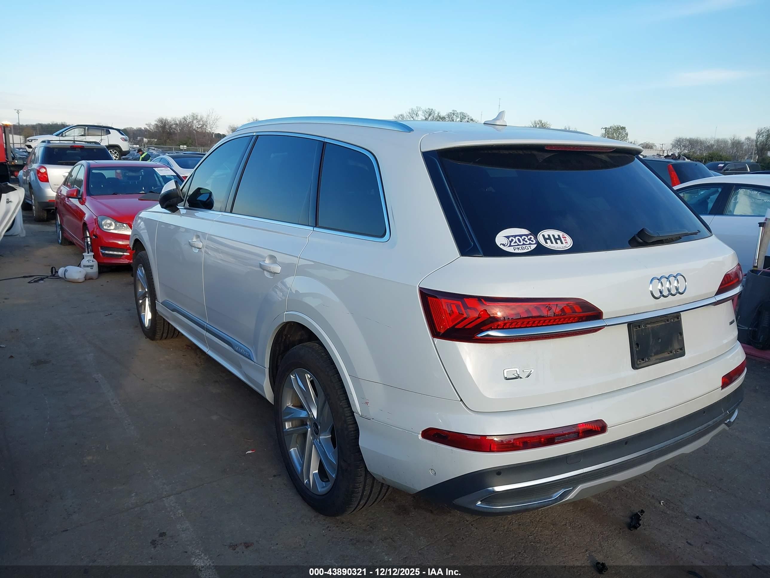AUDI Q7 image 3