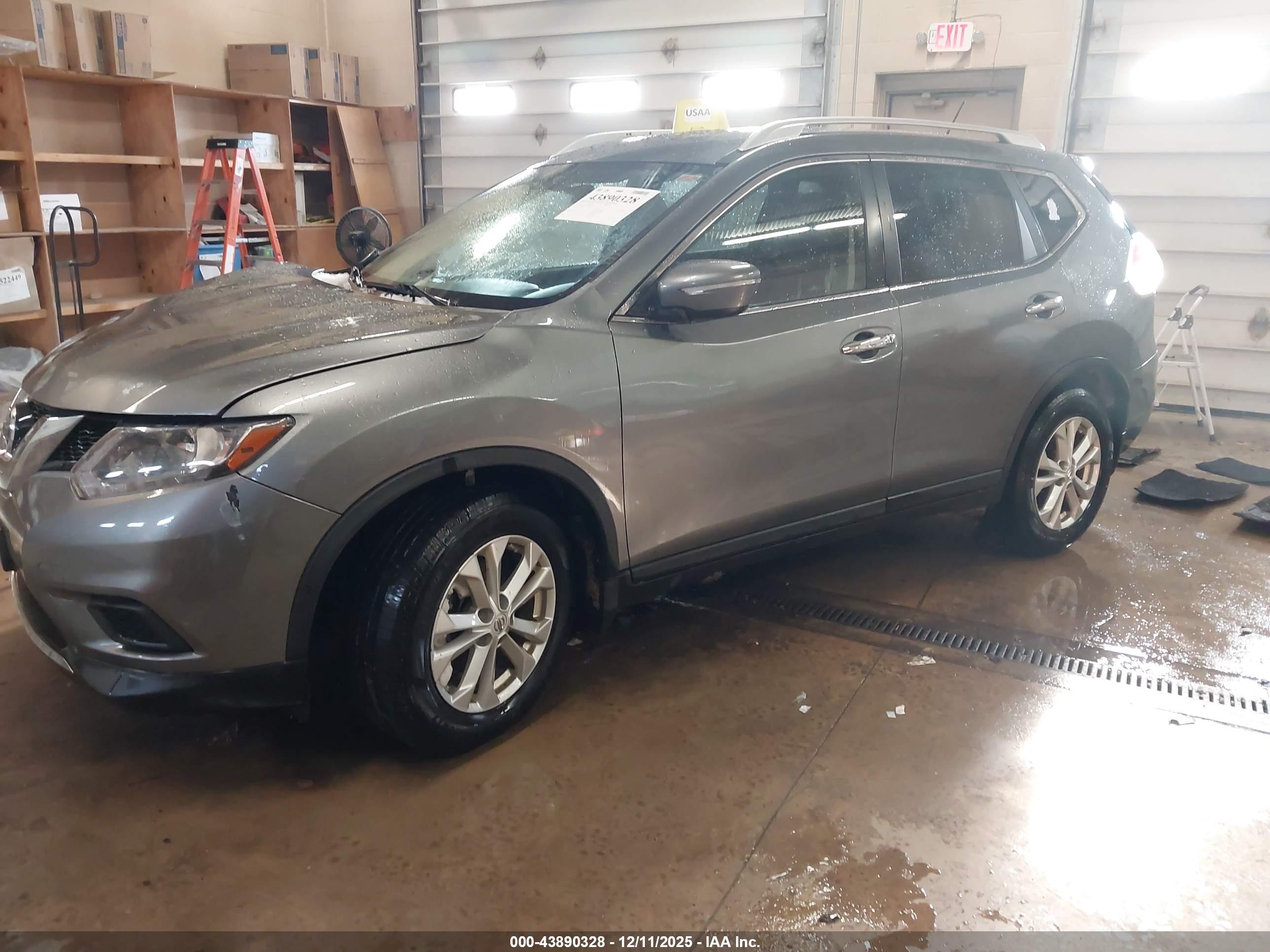 NISSAN ROGUE image 2