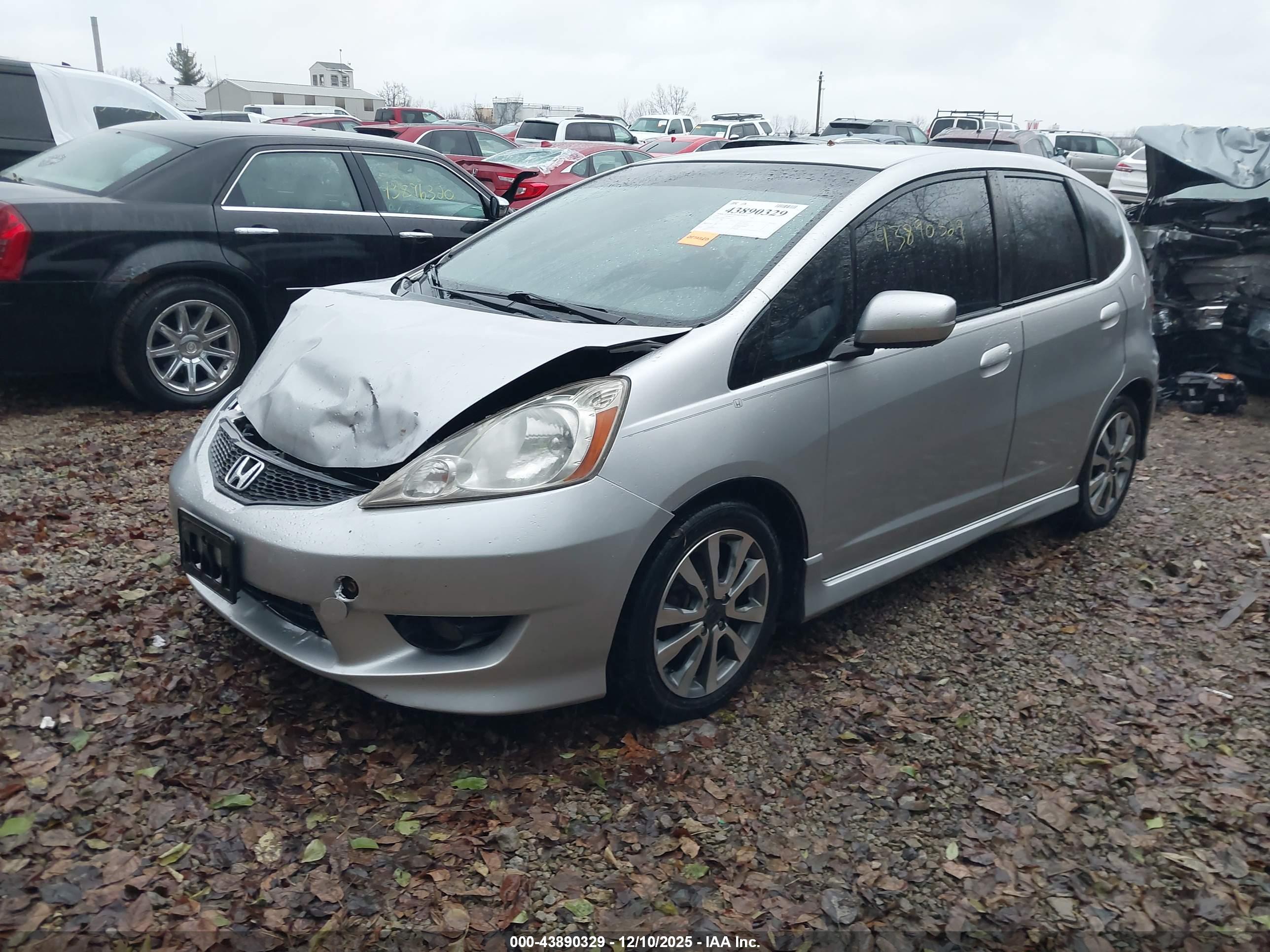 HONDA FIT image 2