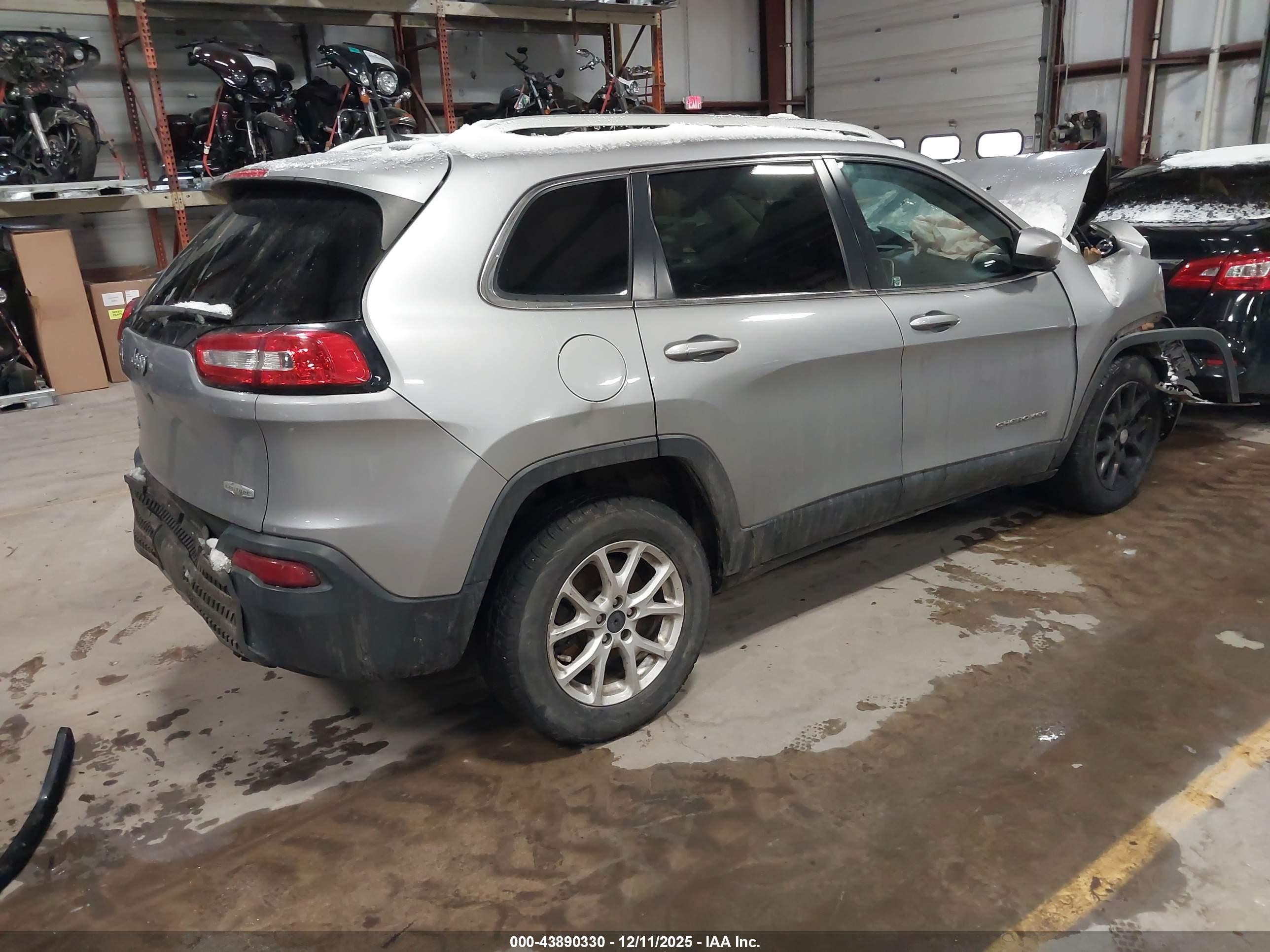 JEEP CHEROKEE image 4