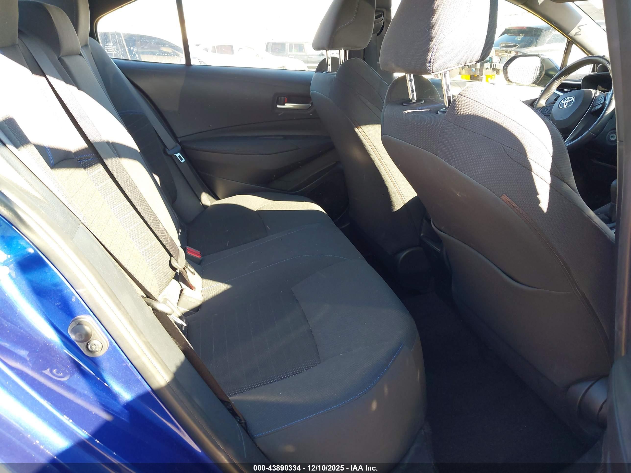 TOYOTA COROLLA image 8