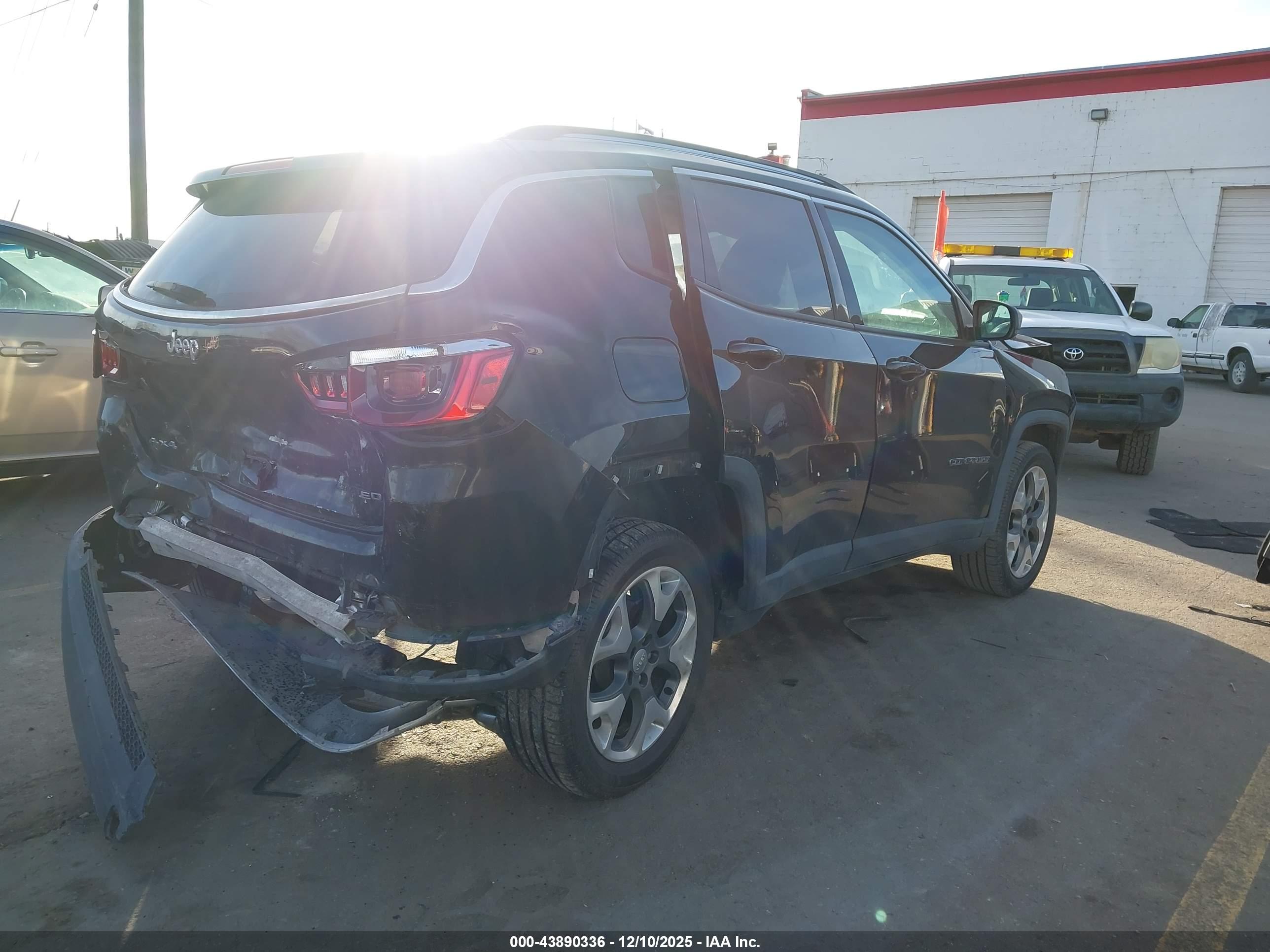 JEEP COMPASS image 4