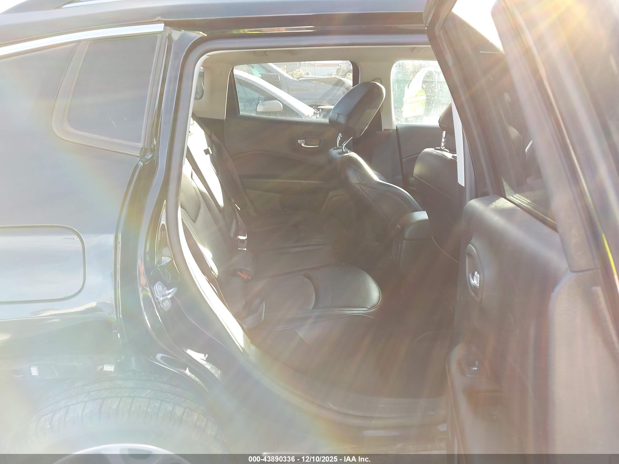 JEEP COMPASS image 8