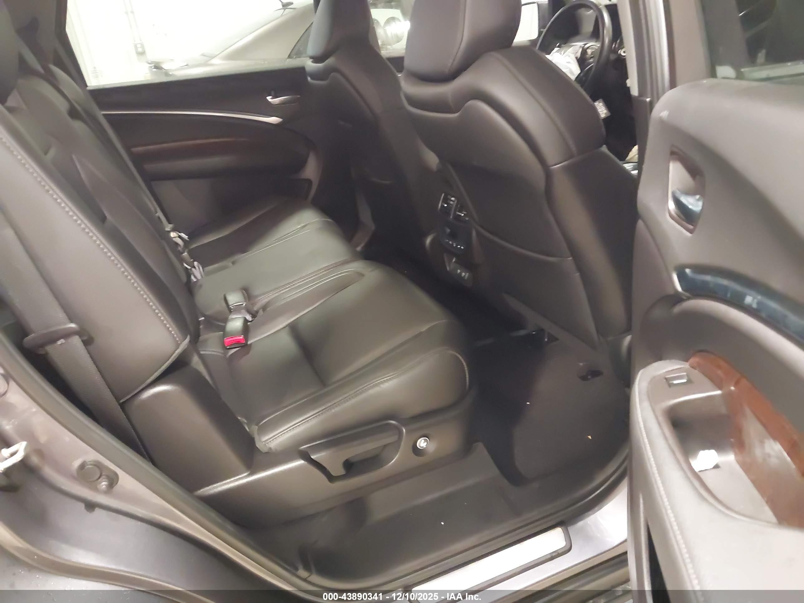 ACURA MDX image 8