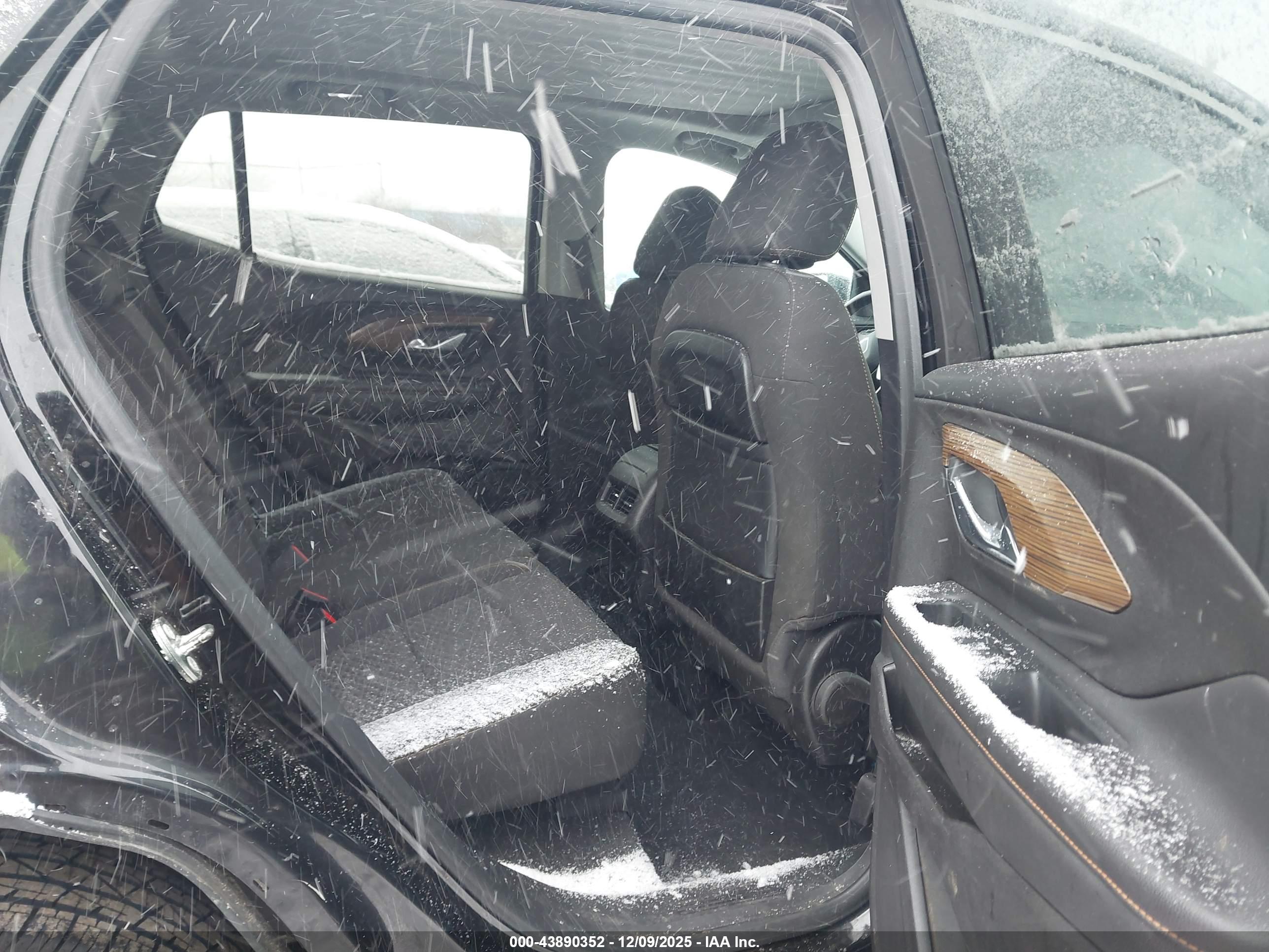 GMC TERRAIN image 8