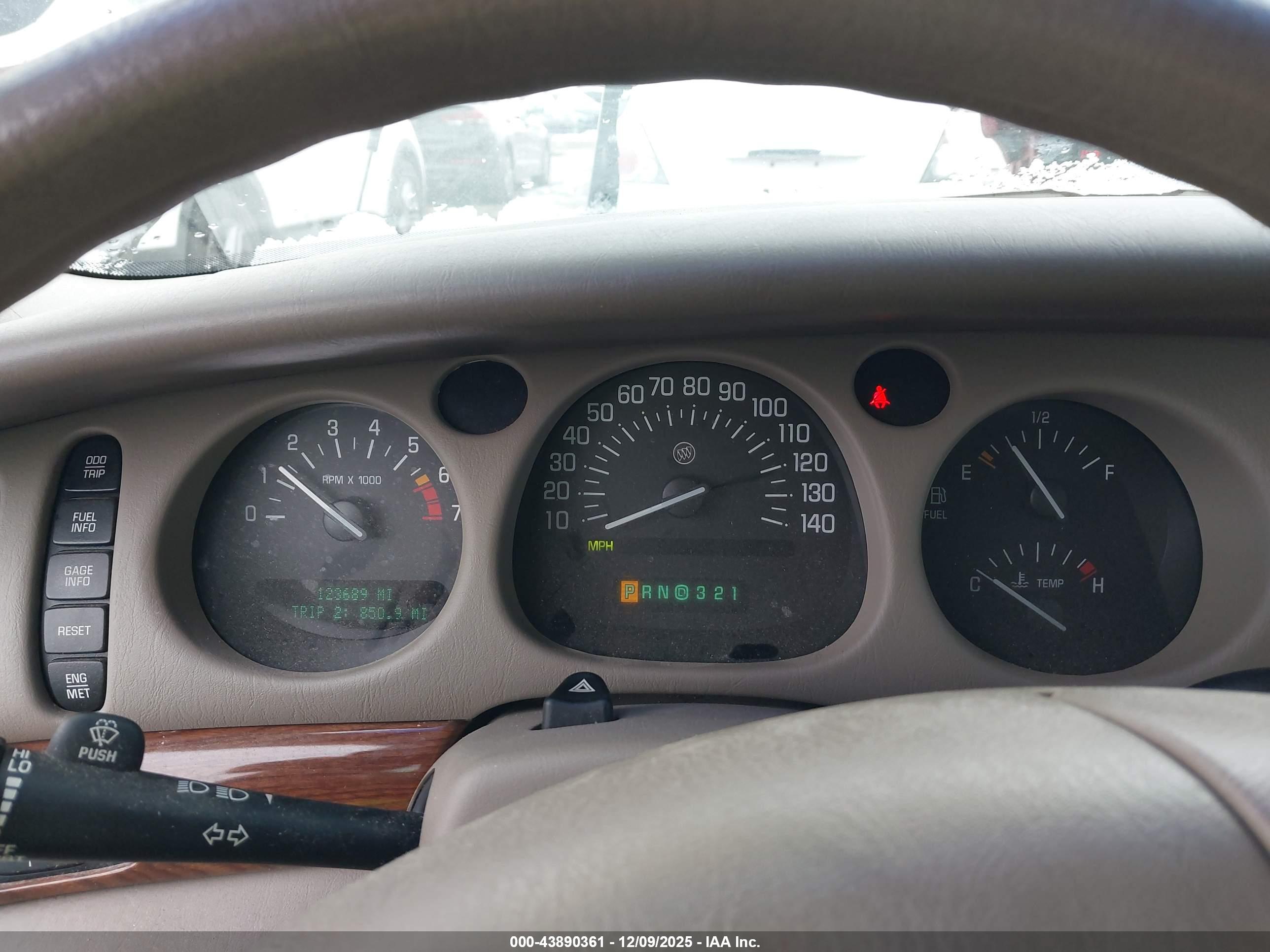 BUICK LESABRE image 7