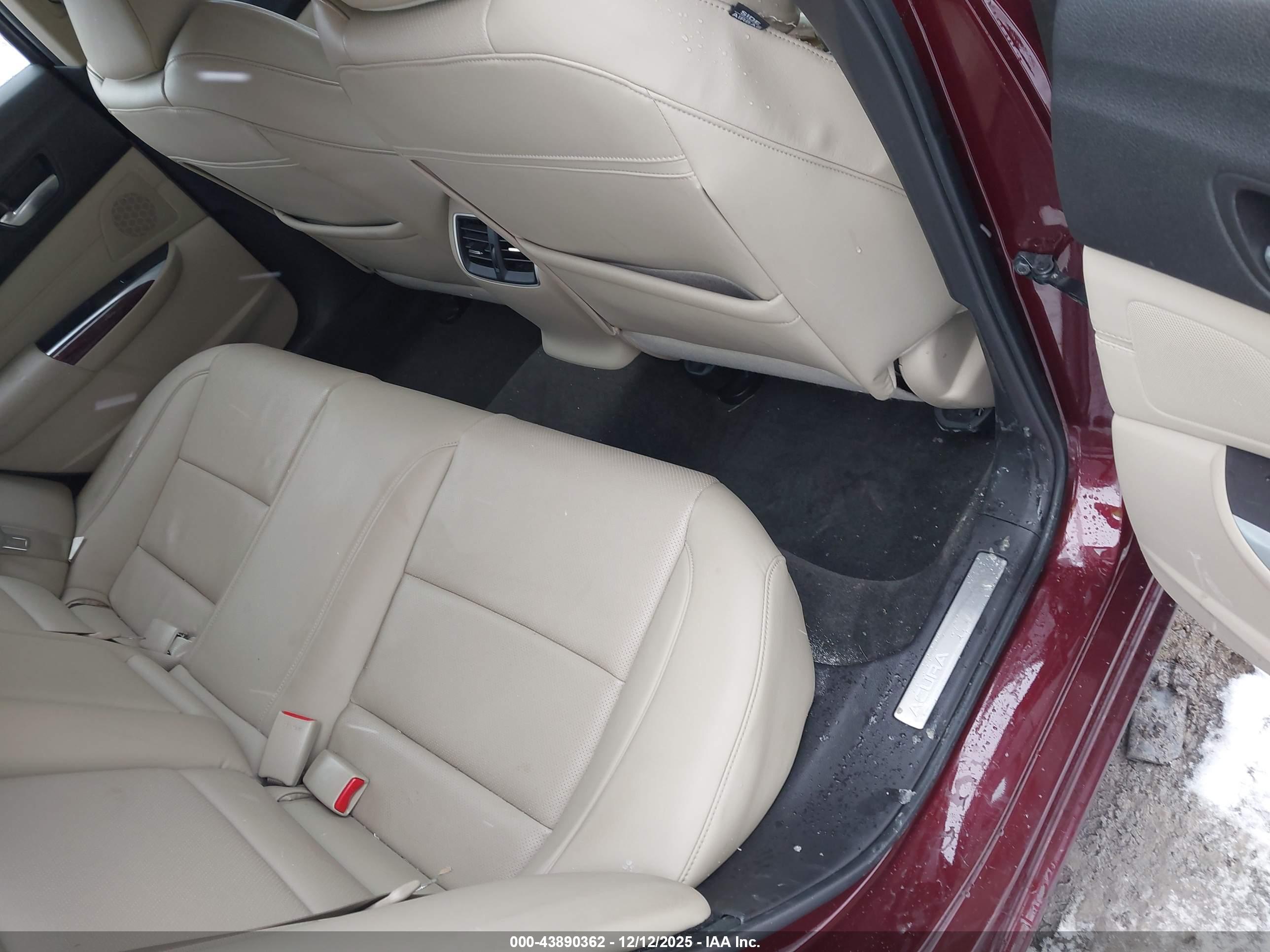 ACURA TLX image 8